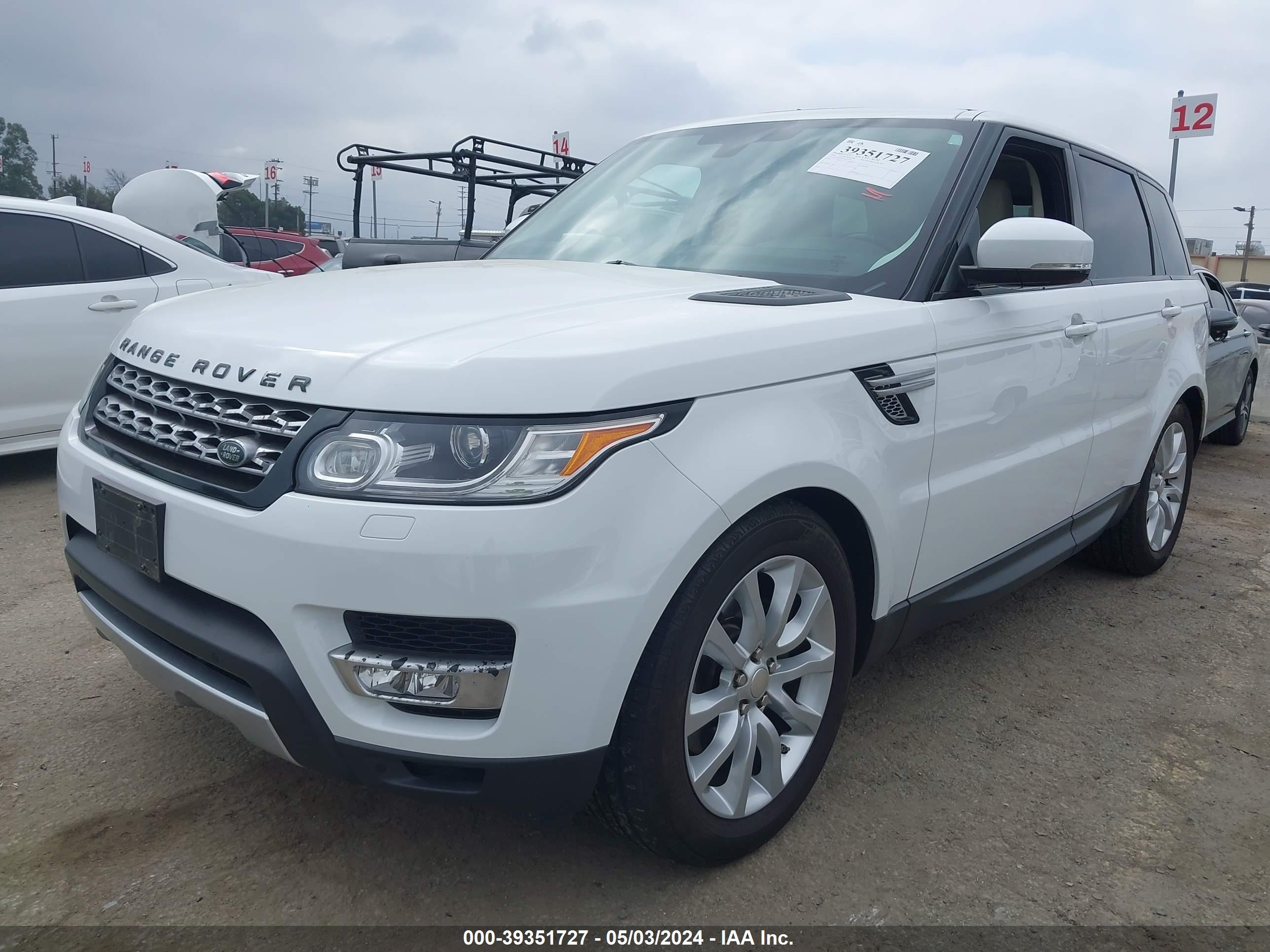 2014 LAND ROVER RANGE ROVER SPORT — VIN SALWR2WF4EA323985 — photo 2