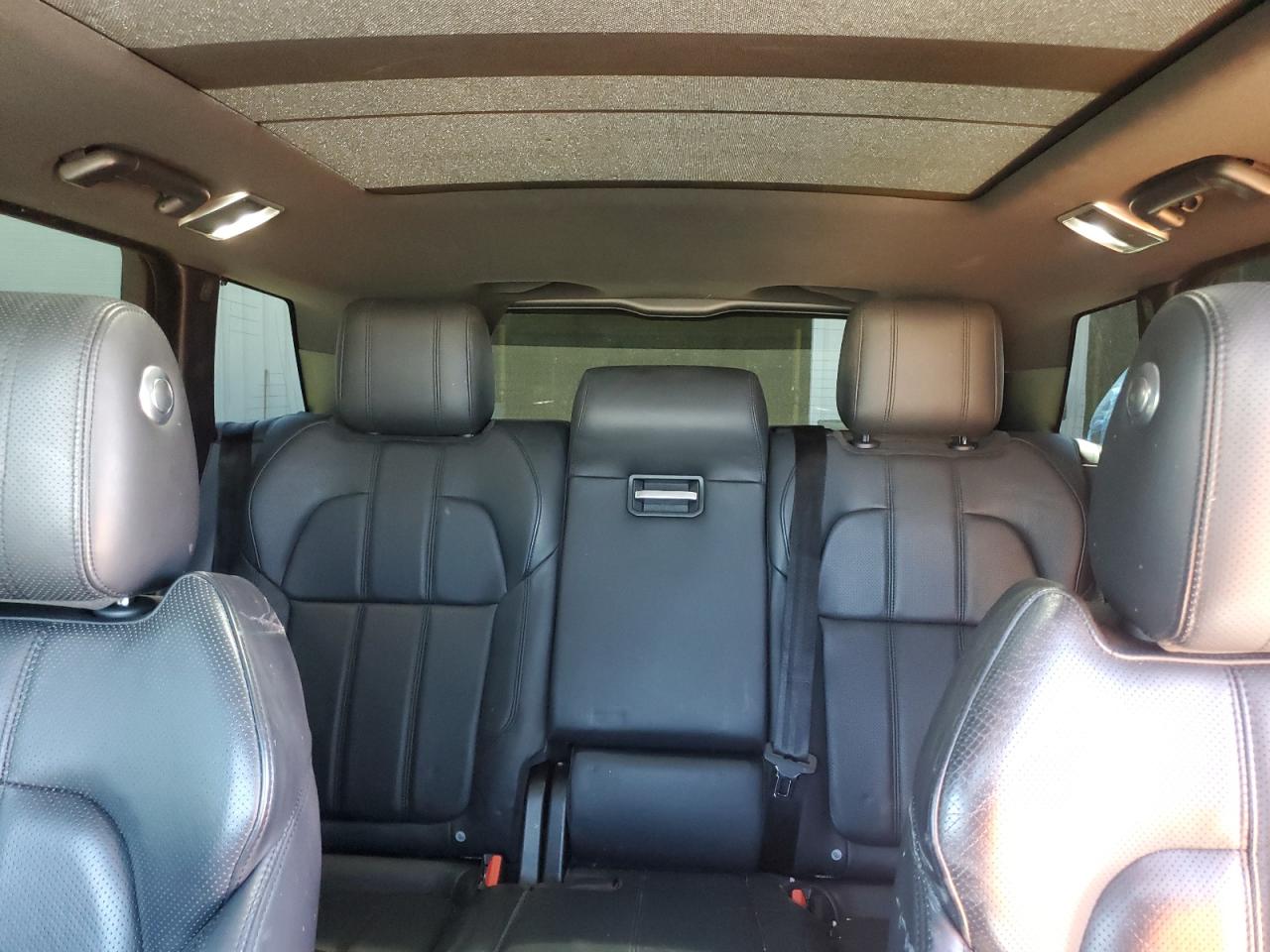 SALWR2FVXHA673228 — photo 10