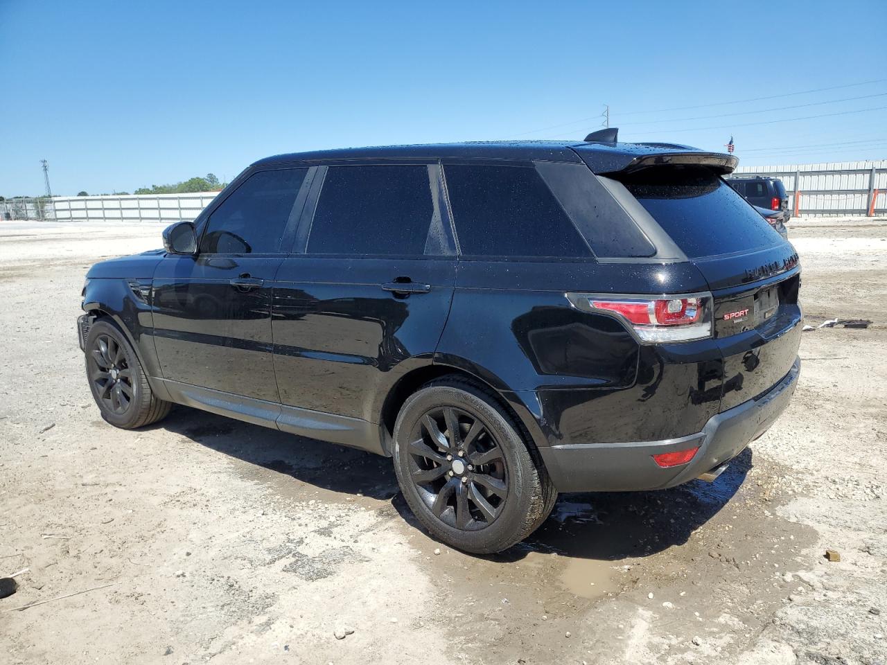 SALWR2FVXHA673228 — photo 2