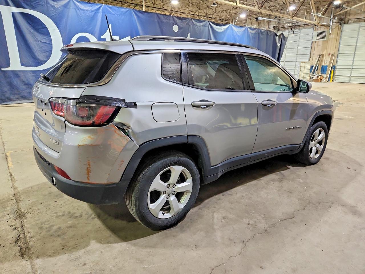 2018 JEEP Compass — VIN 3C4NJDBB8JT112655 — photo 3