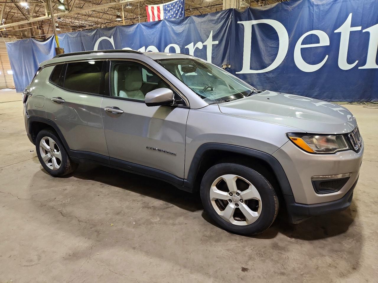 2018 JEEP Compass — VIN 3C4NJDBB8JT112655 — photo 4