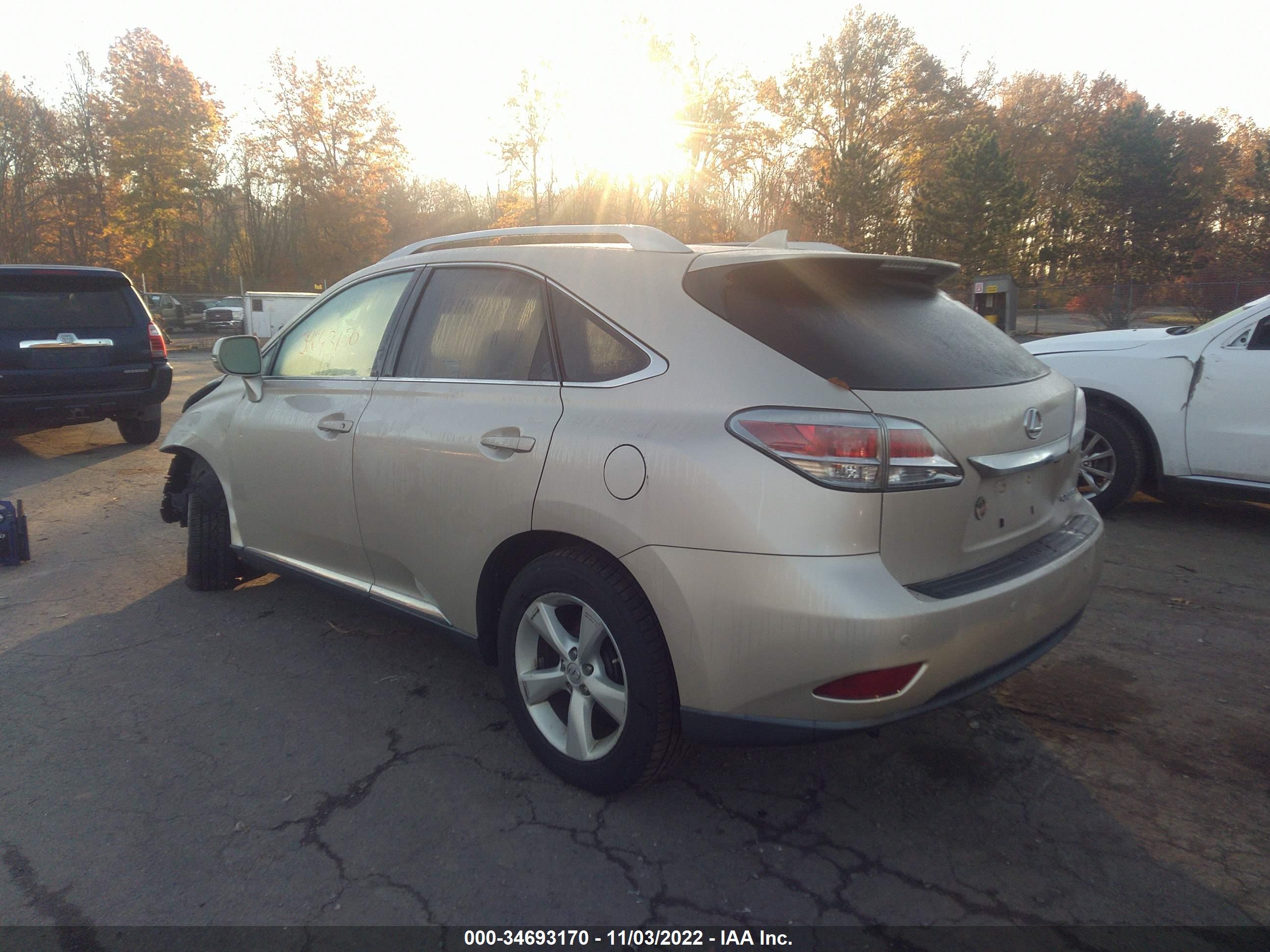 2T2BK1BA0FC288207 — photo 3
