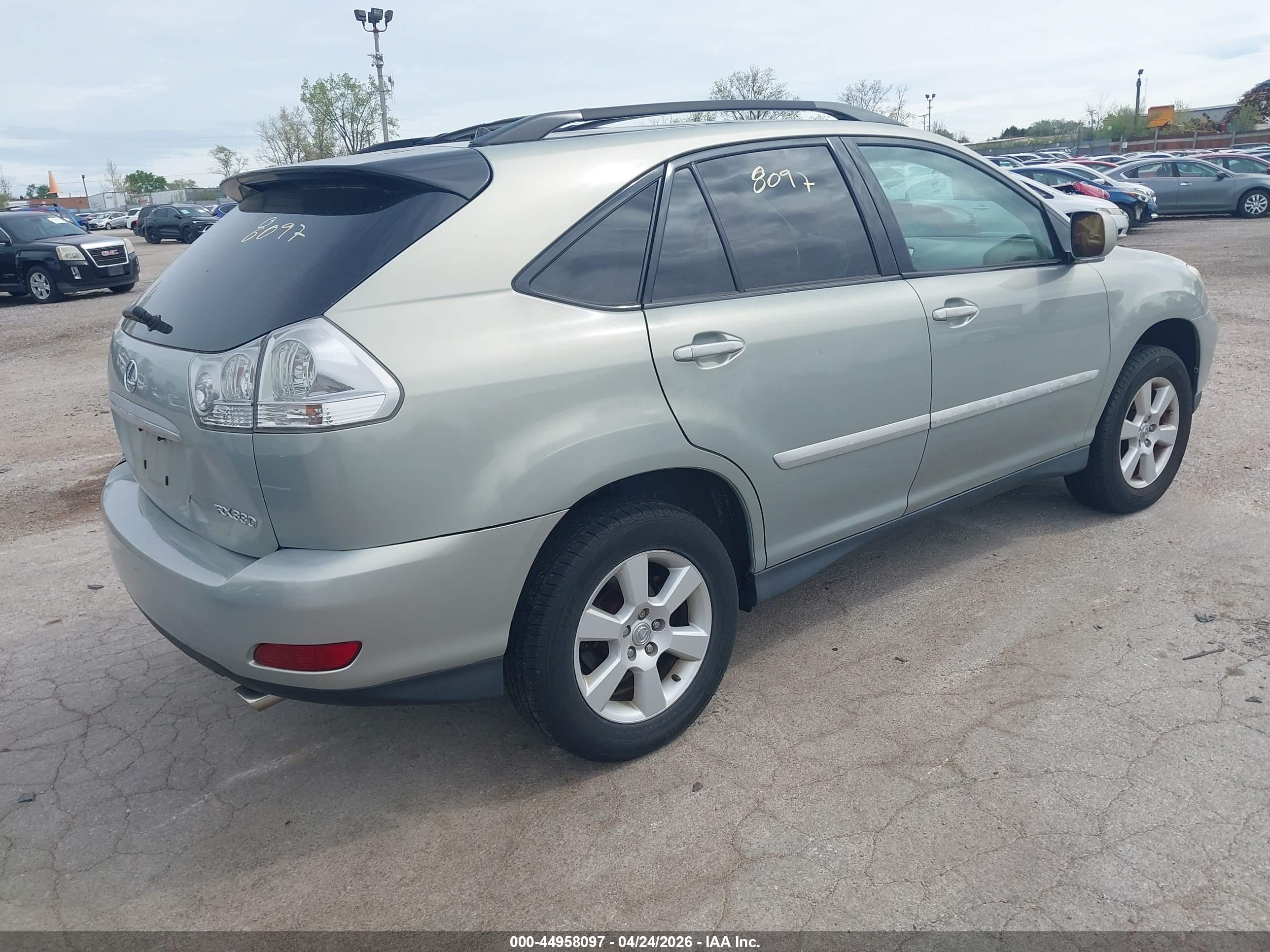 2005 LEXUS RX — VIN 2T2HA31U35C055201 — photo 4