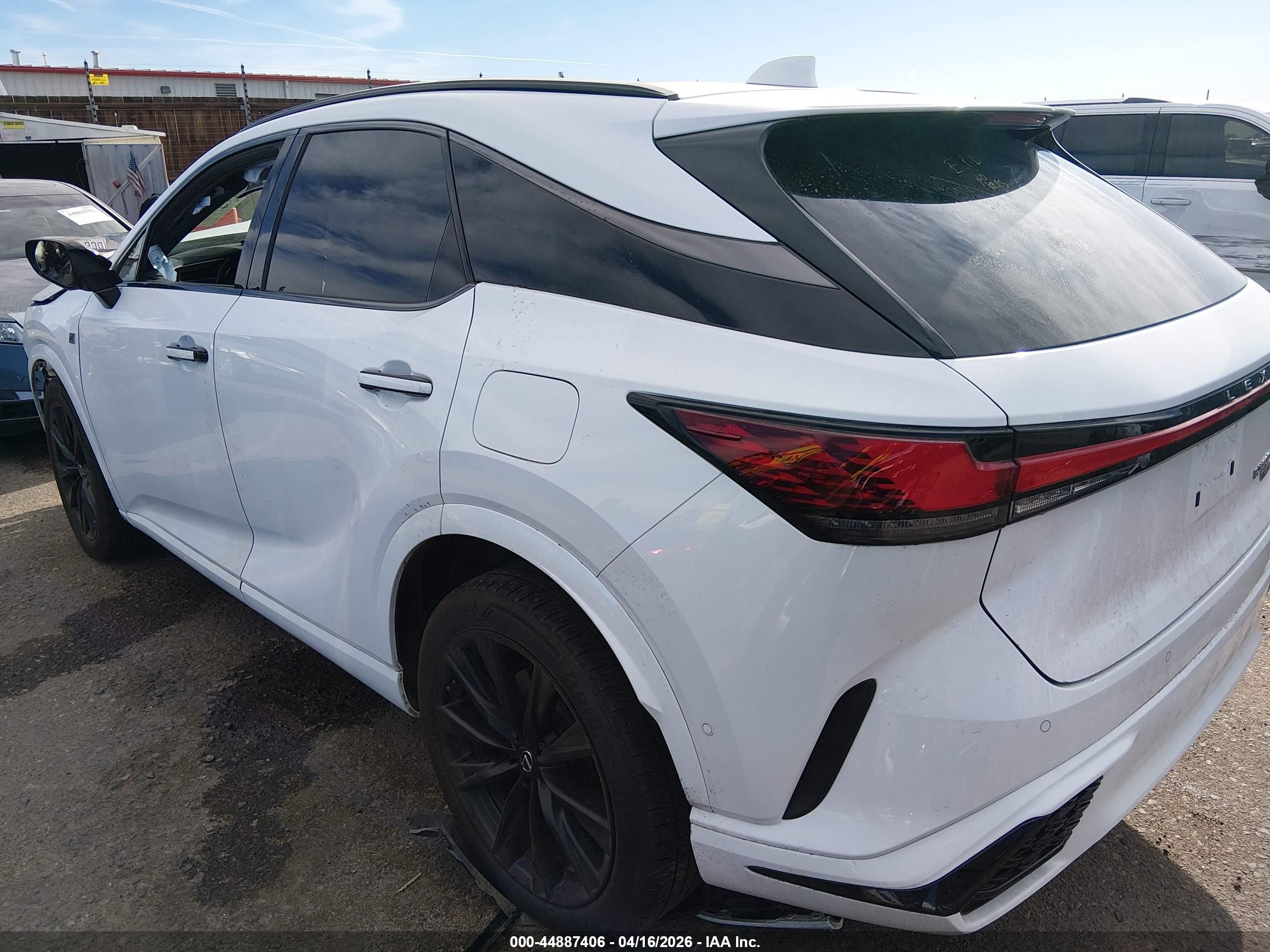 2024 LEXUS RX — VIN 2T2BCMEA0RC015718 — photo 3
