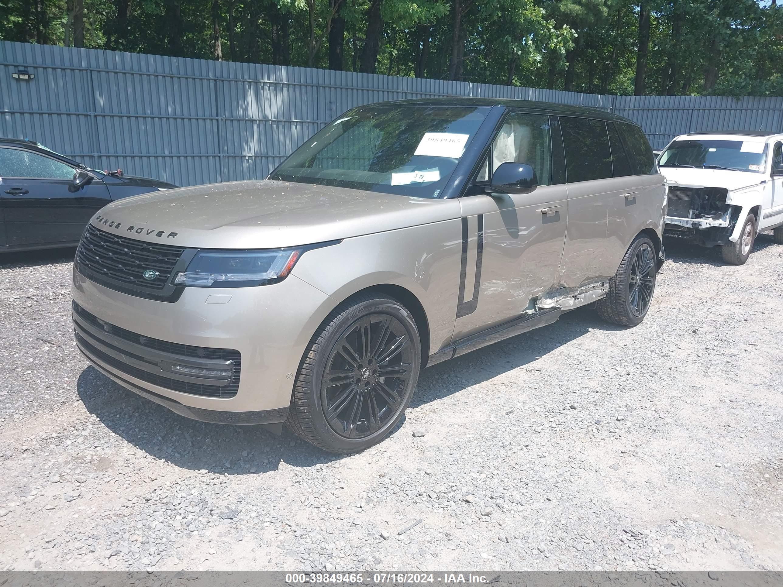 2024 LAND ROVER RANGE ROVER — VIN SALKPBFU8RA225227 — photo 2