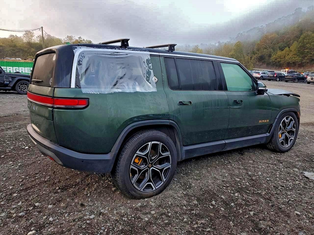 2023 RIVIAN R1S — VIN 7PDSGABLXPN020988 — photo 3