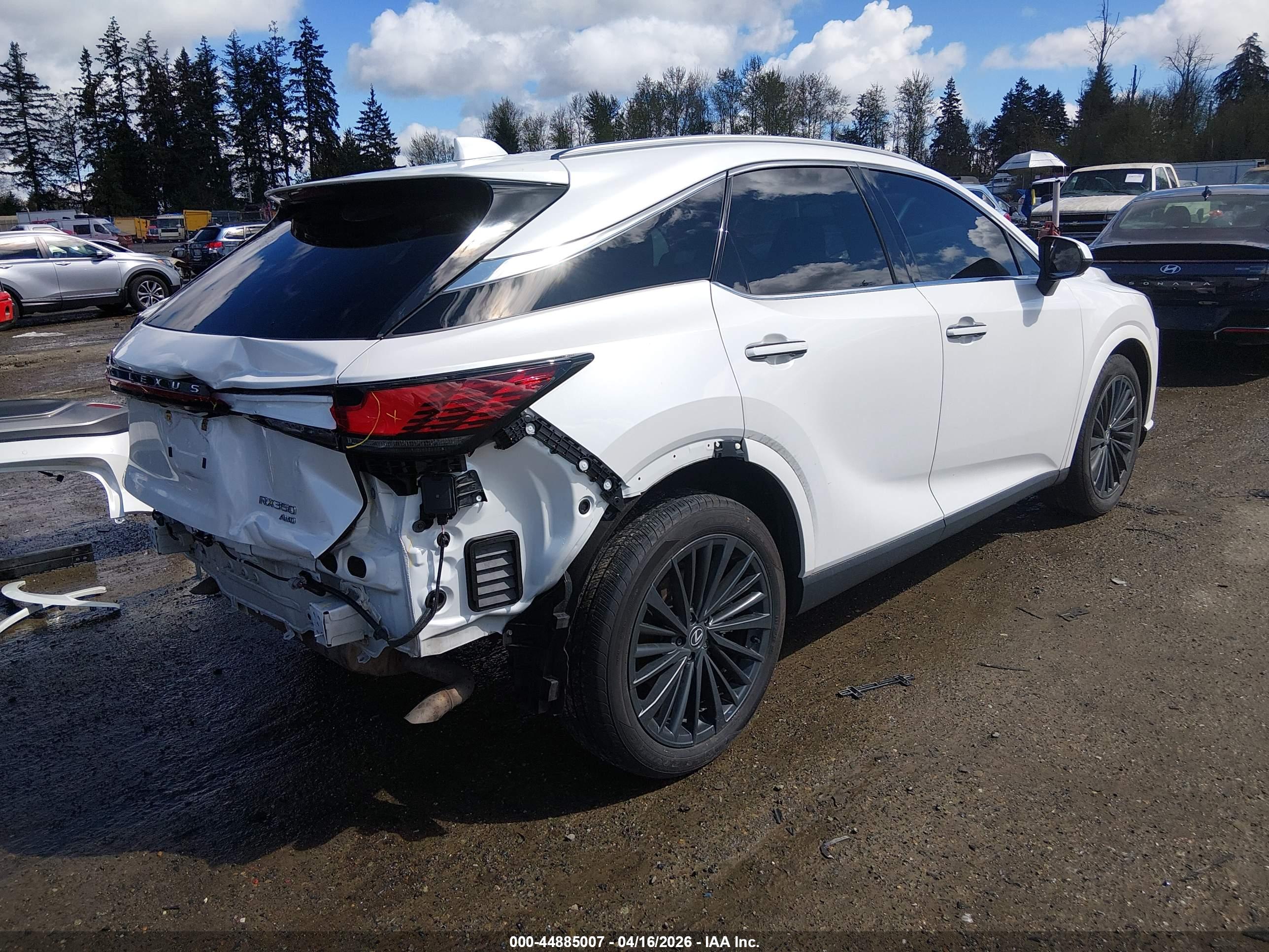 2025 LEXUS RX — VIN 2T2BAMCA2SC091973 — photo 4