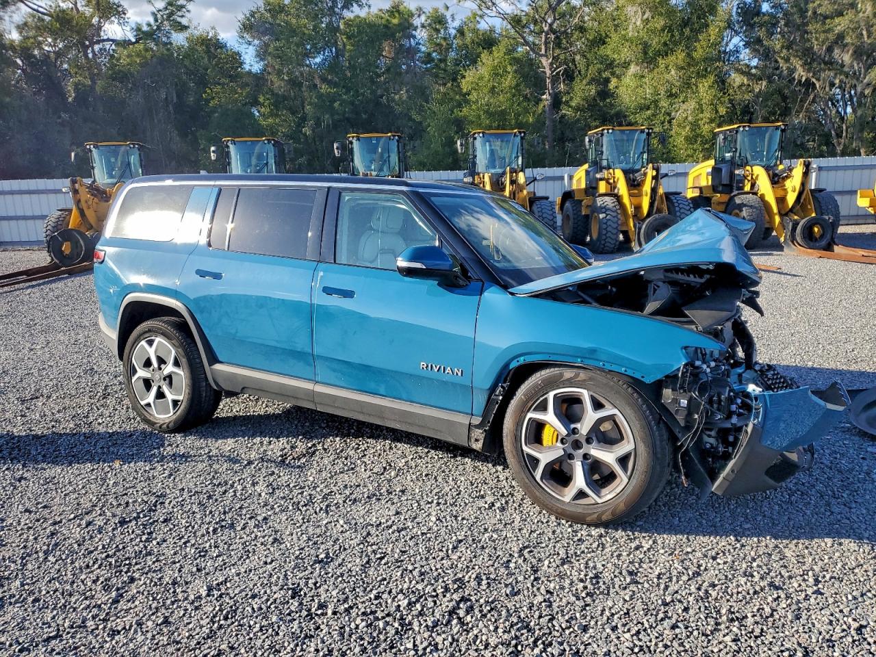 2024 RIVIAN R1S — VIN 7PDSGABA6RN033917 — photo 4