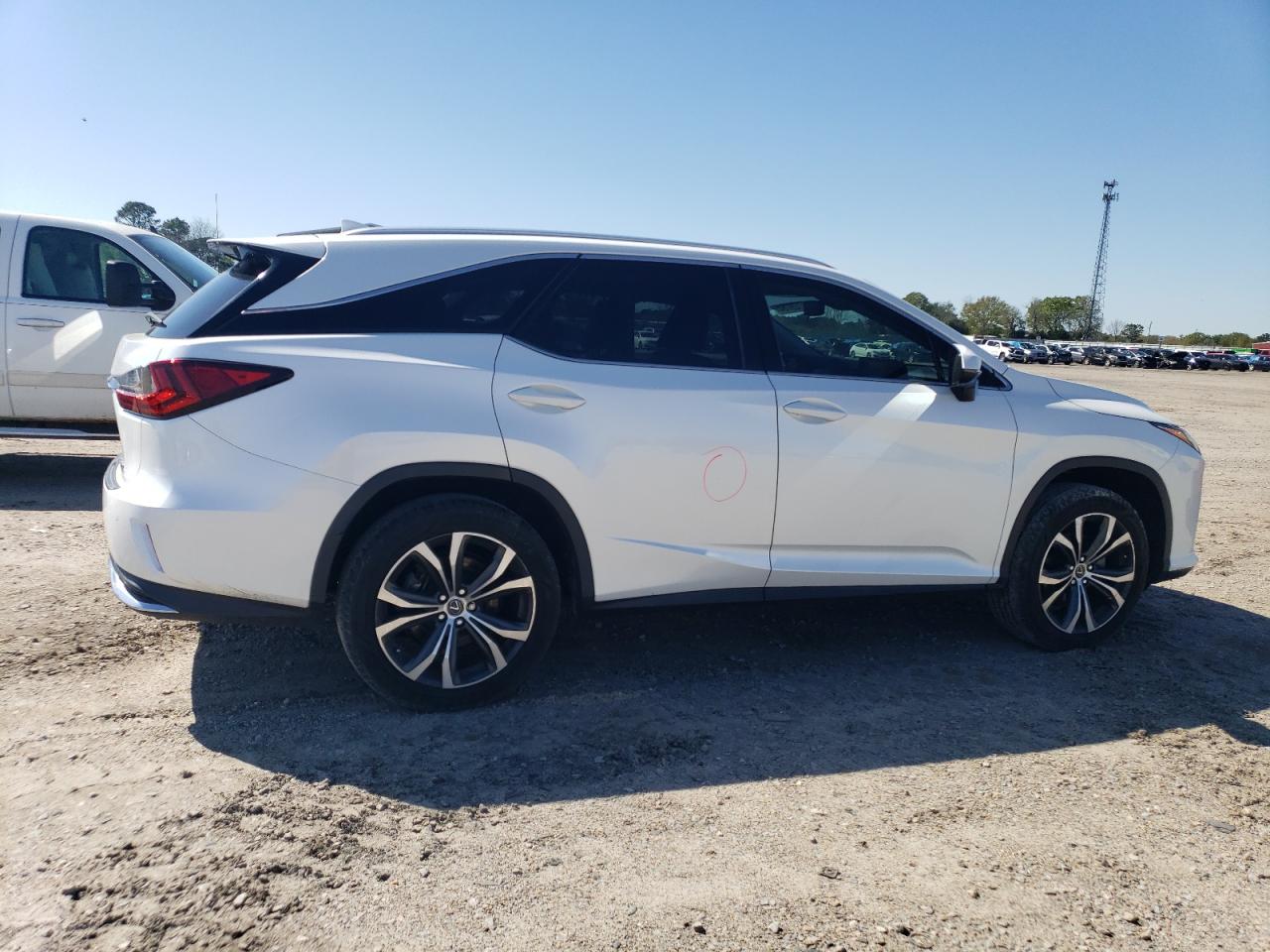 2018 LEXUS RX — VIN JTJDZKCA7J2000264 — photo 3