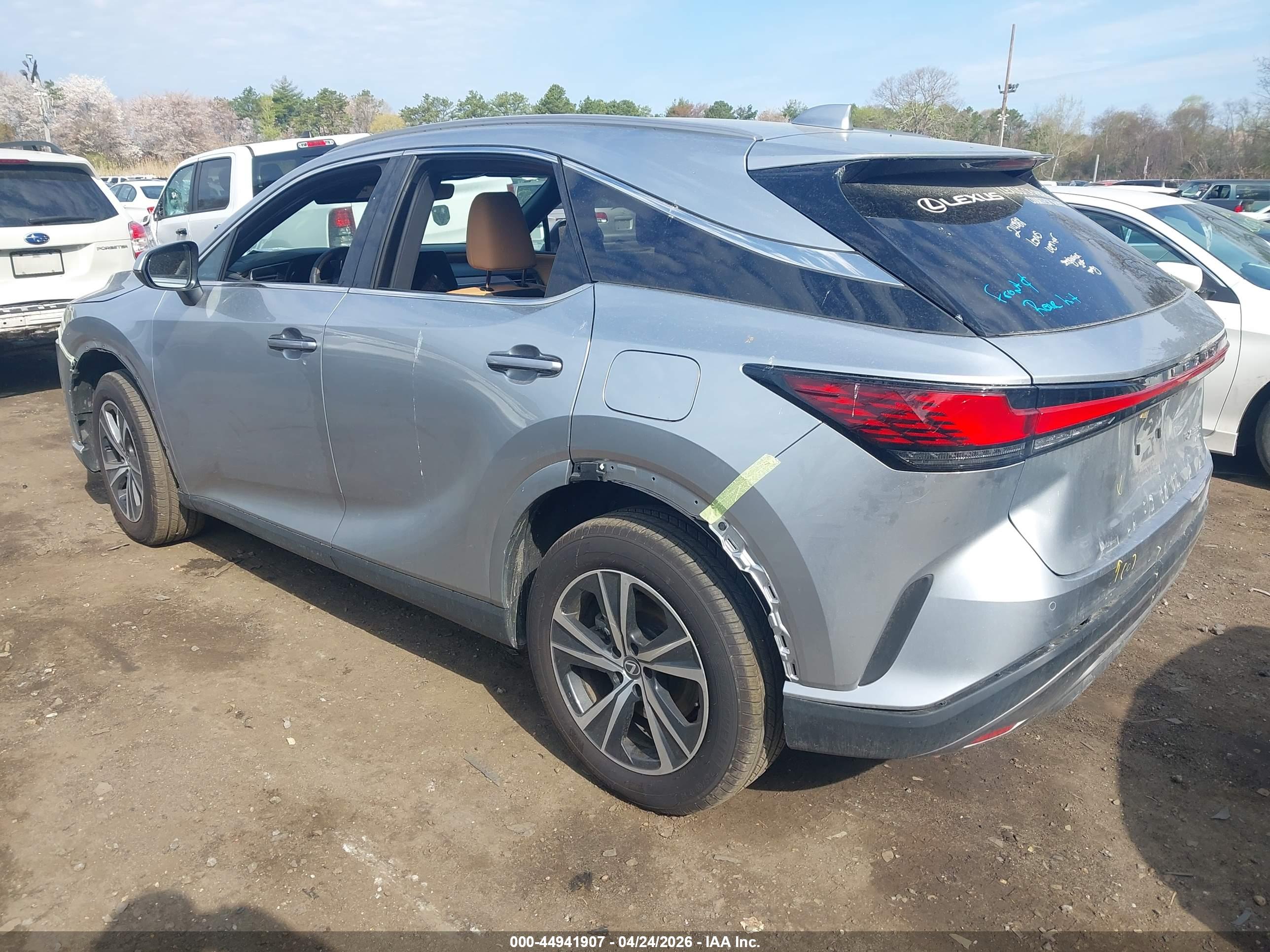 2025 LEXUS RX — VIN 2T2BAMCA7SC113191 — photo 3