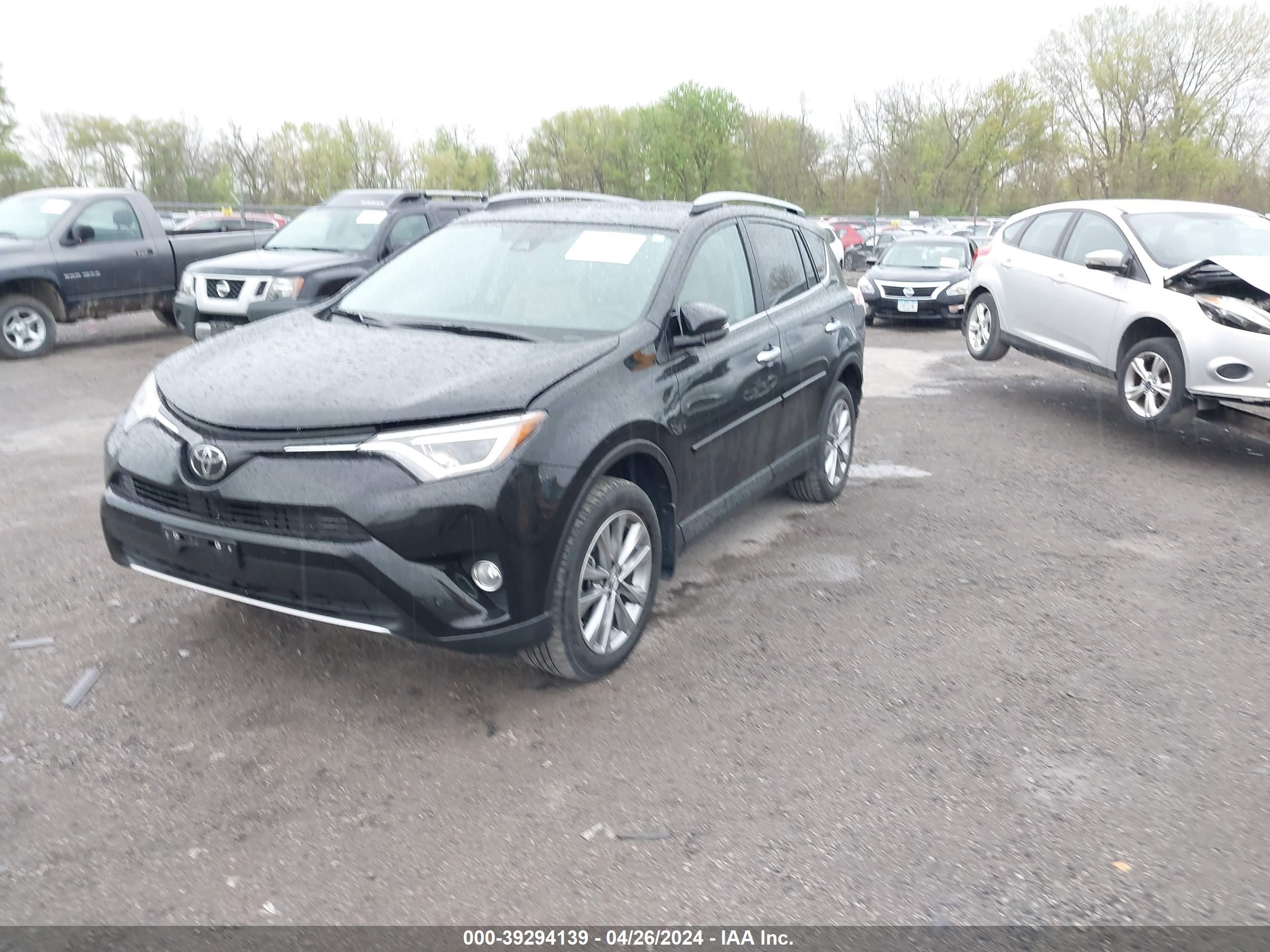 2017 TOYOTA RAV4 — VIN 2T3DFREV1HW587471 — photo 2