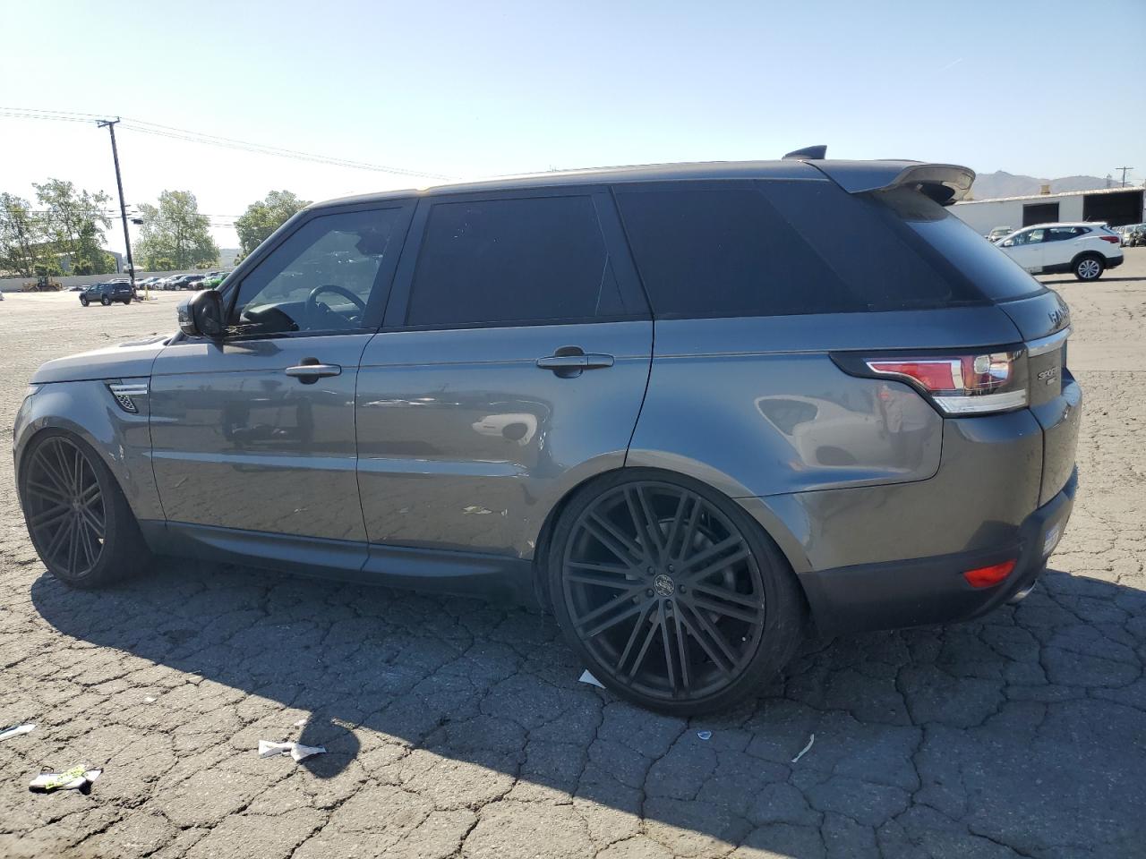 2017 LAND ROVER RANGE ROVE — VIN SALWR2FV5HA155768 — photo 2