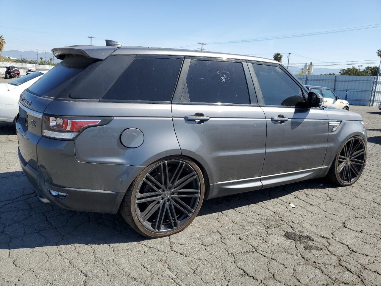 2017 LAND ROVER RANGE ROVE — VIN SALWR2FV5HA155768 — photo 3