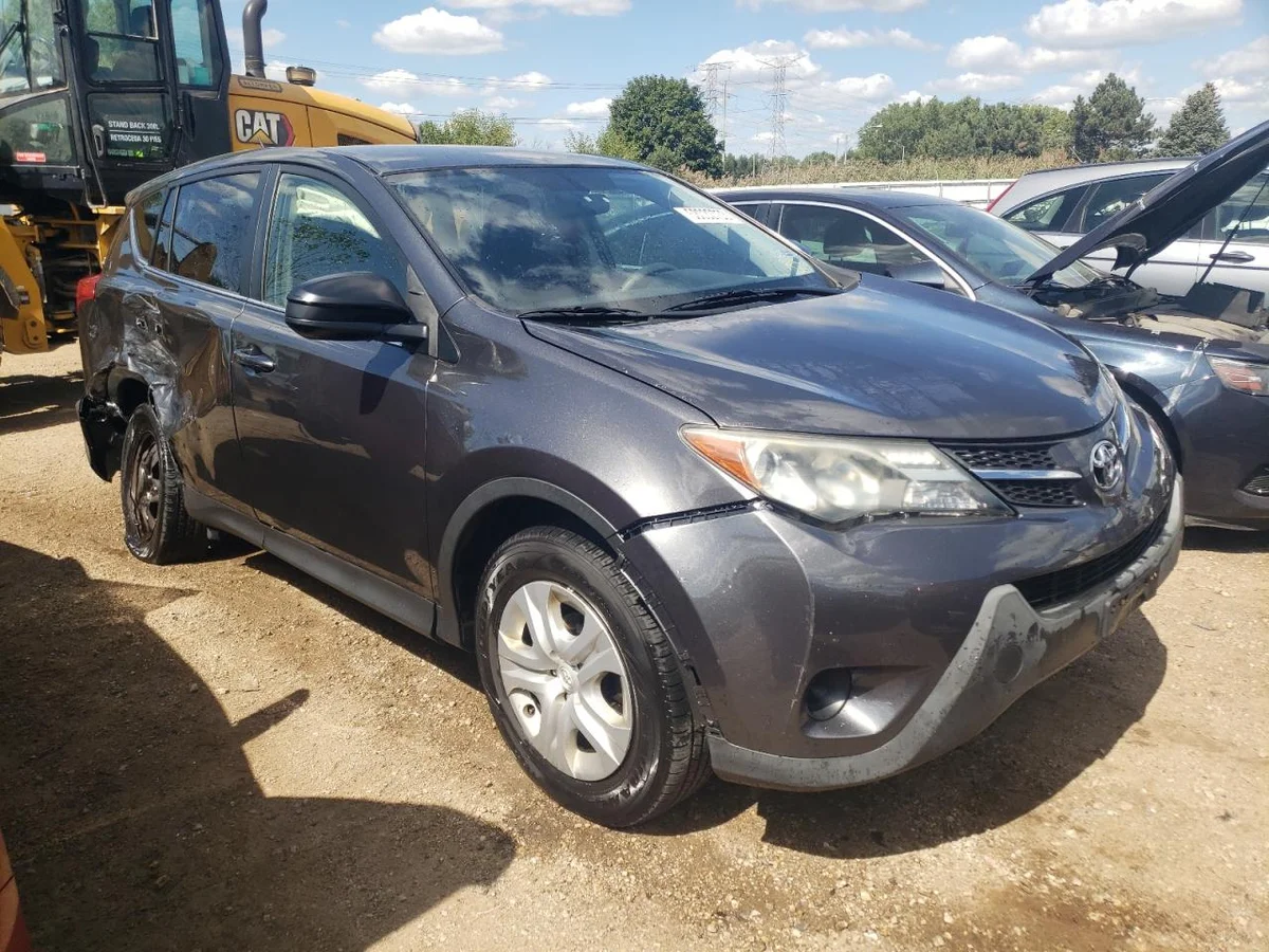 2015 TOYOTA RAV4 LE — VIN JTMBFREV1FD113571 — photo 4