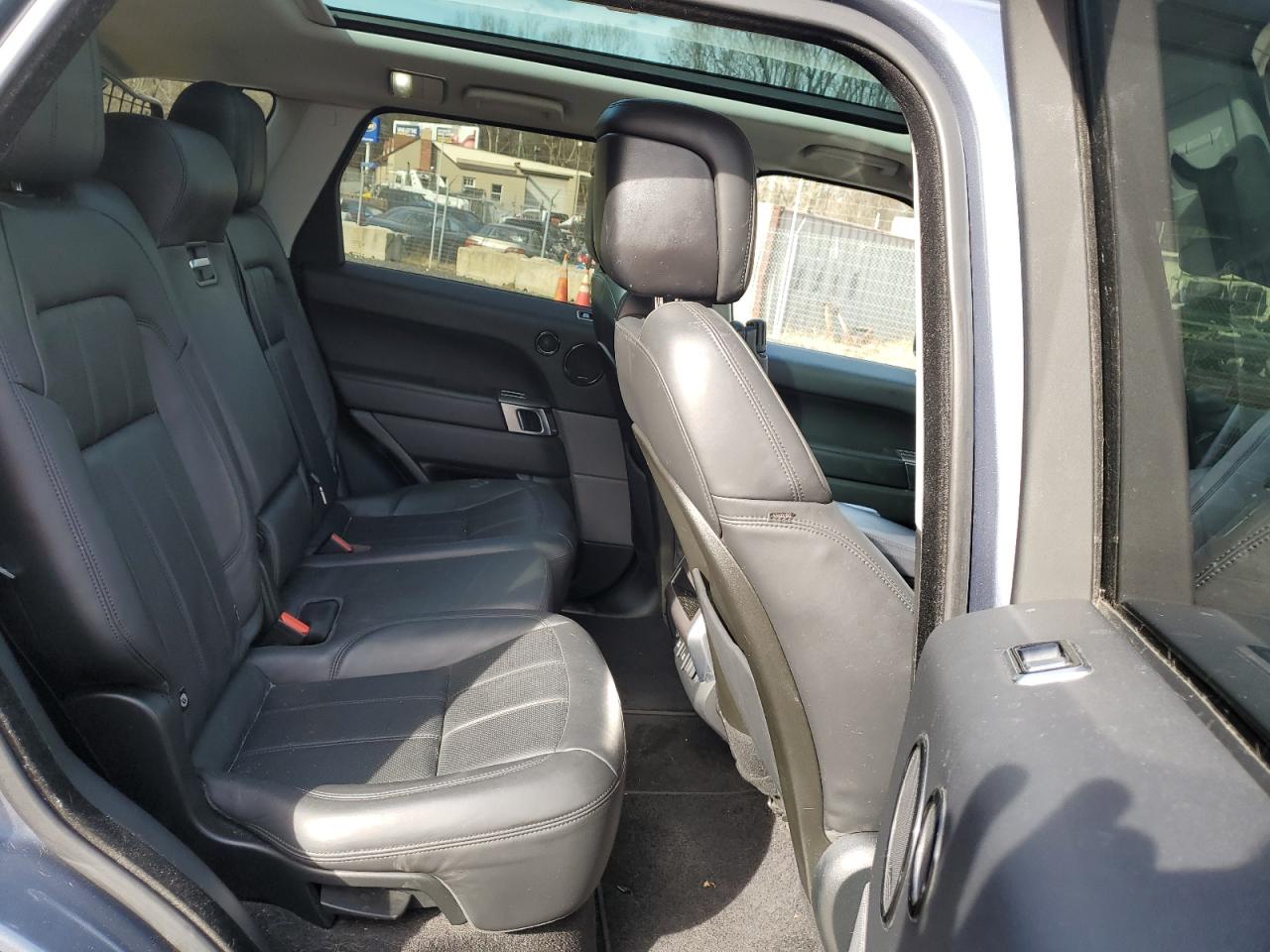 SALWR2RV5JA411165 — photo 11