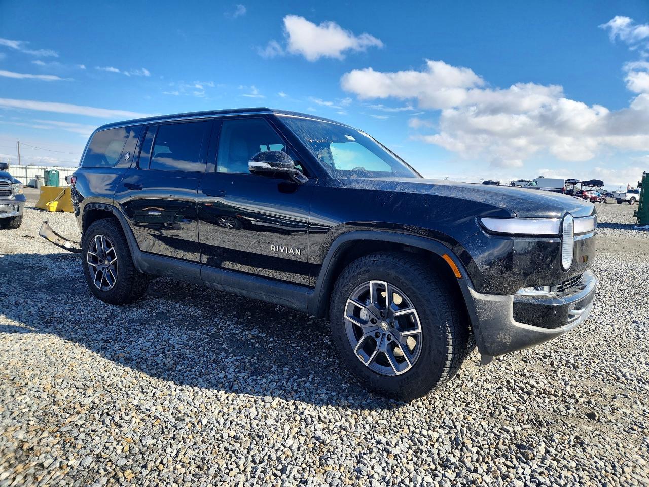 2024 RIVIAN R1S — VIN 7PDSGCBA9RN036533 — photo 4
