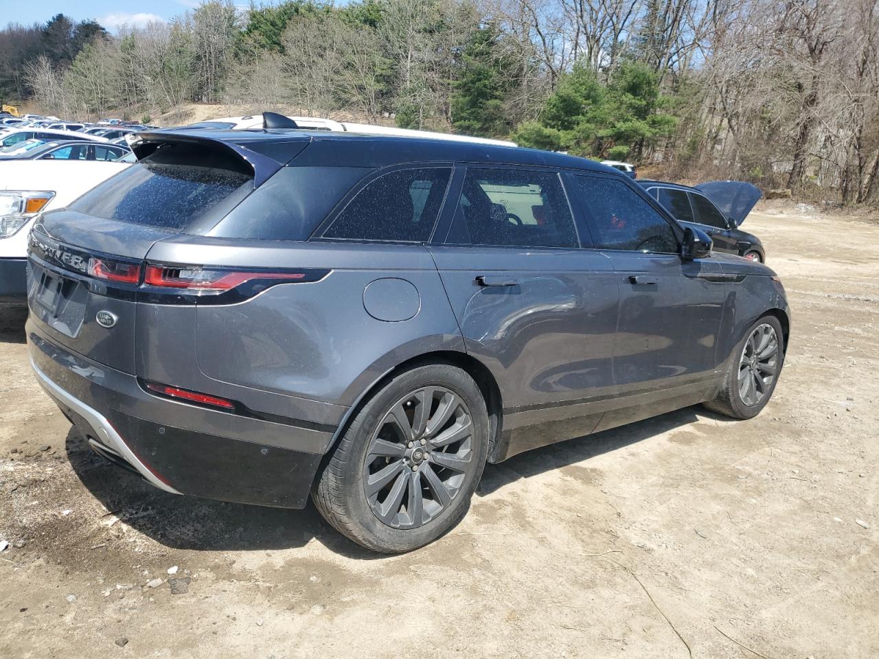 2018 LAND ROVER RANGE ROVE — VIN SALYL2RV4JA772168 — photo 3