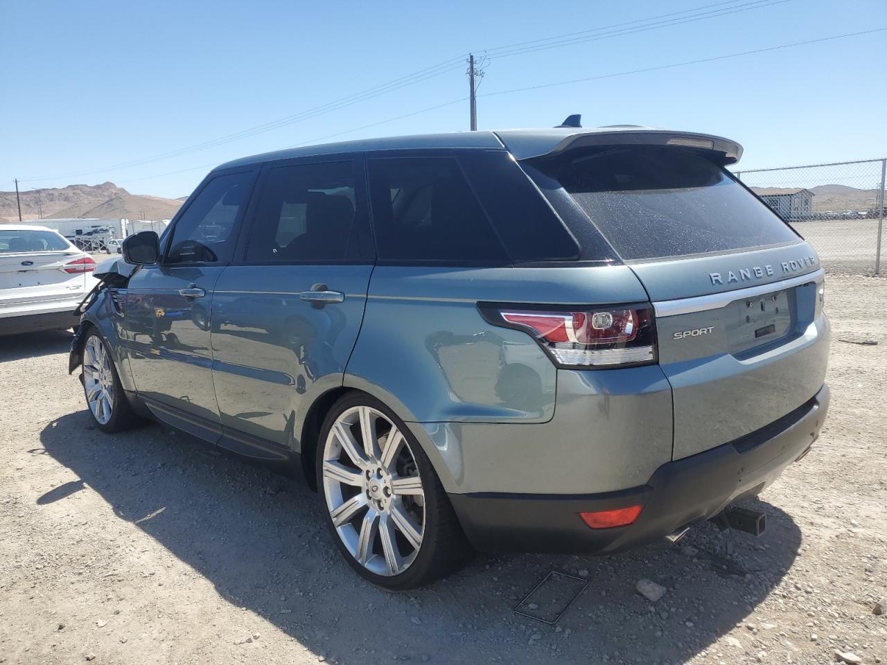 2016 LAND ROVER RANGE ROVE — VIN SALWG2KF5GA640155 — photo 2