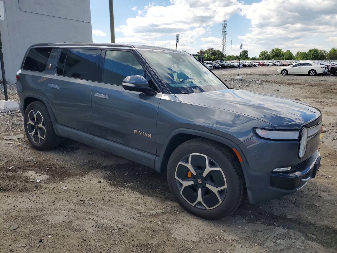 2023 RIVIAN R1S — VIN 7PDSGABA2PN021132 — photo 4