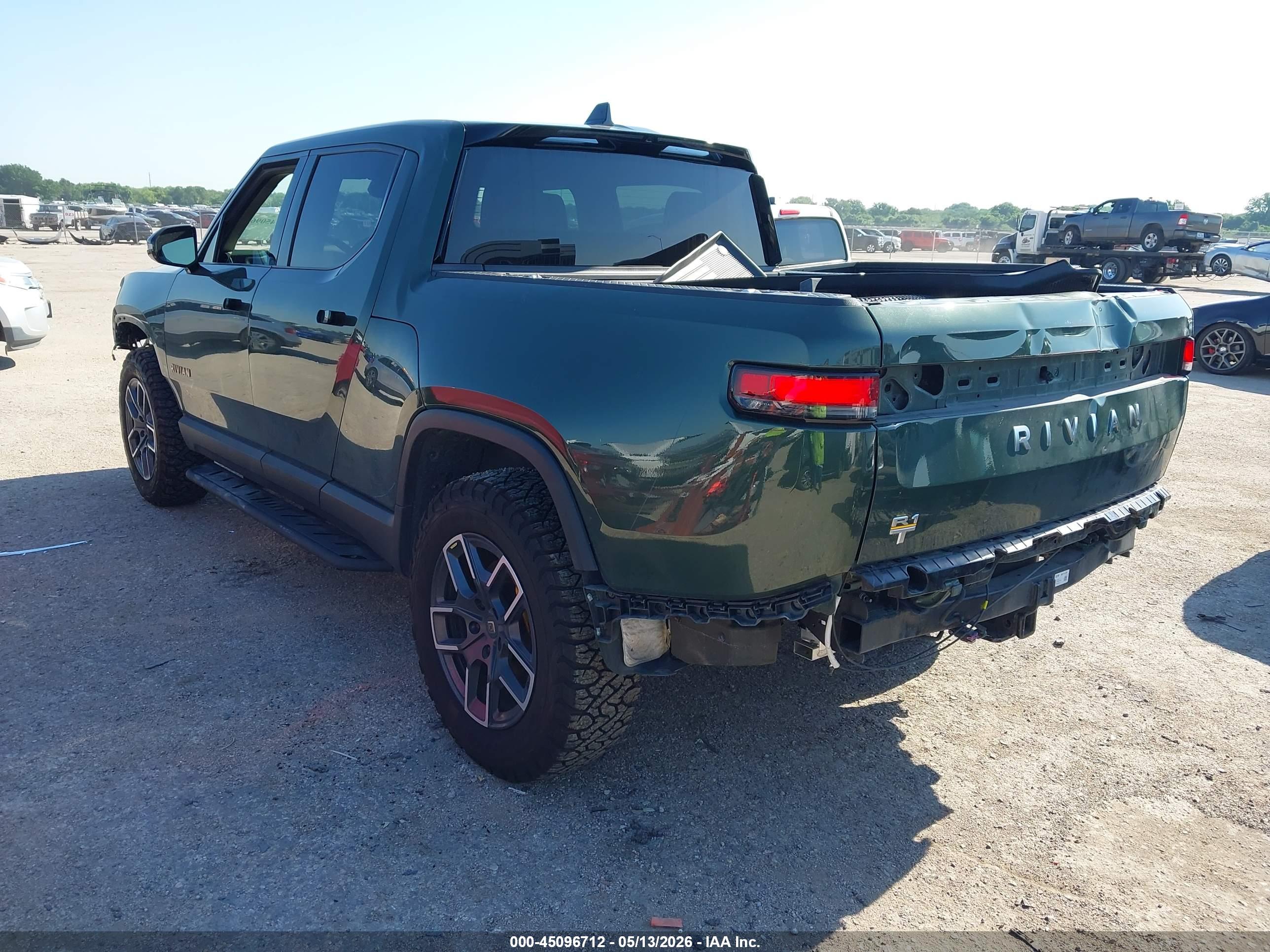2022 RIVIAN R1T — VIN 7FCTGAAL4NN004483 — photo 3