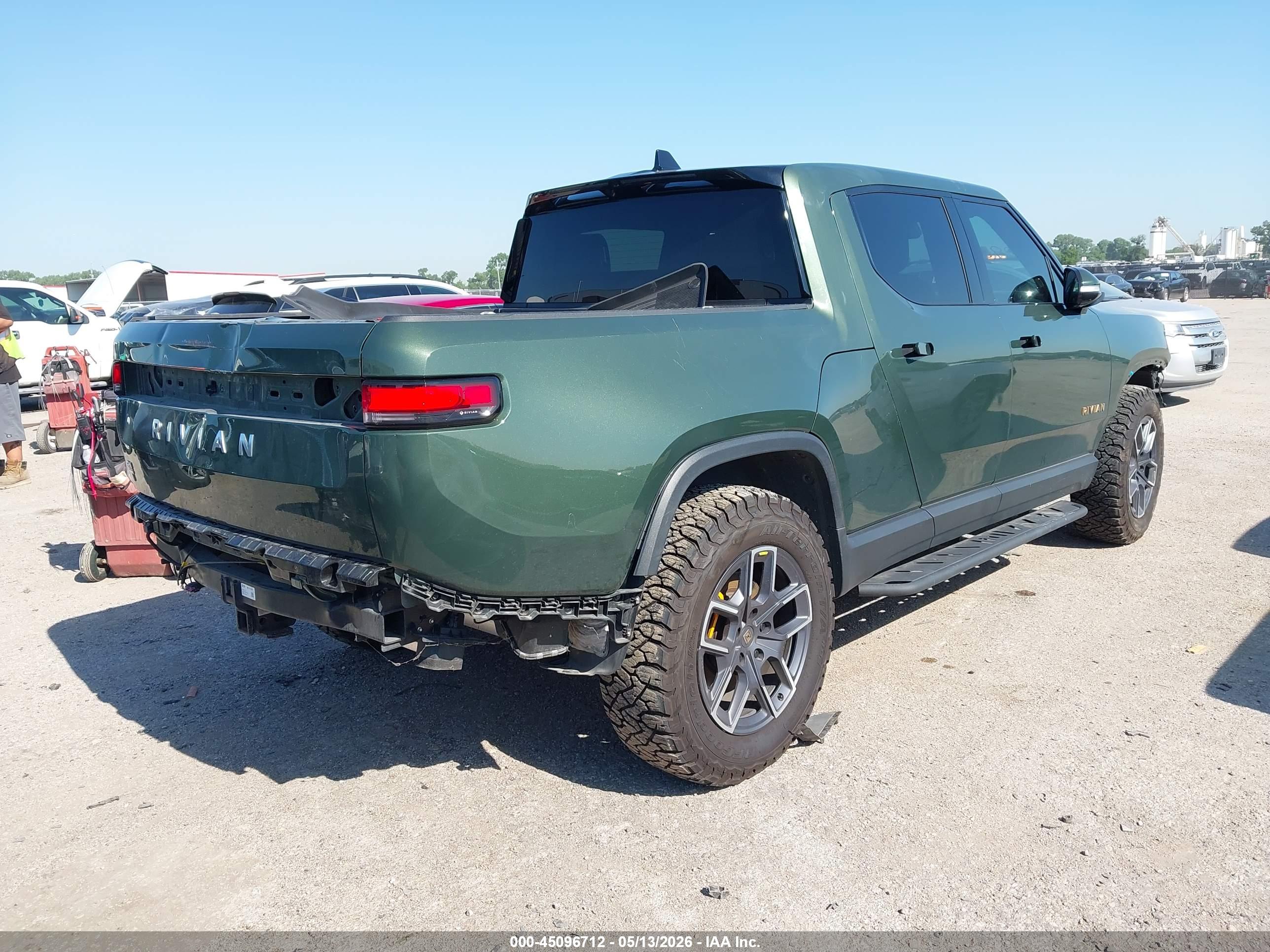 2022 RIVIAN R1T — VIN 7FCTGAAL4NN004483 — photo 4