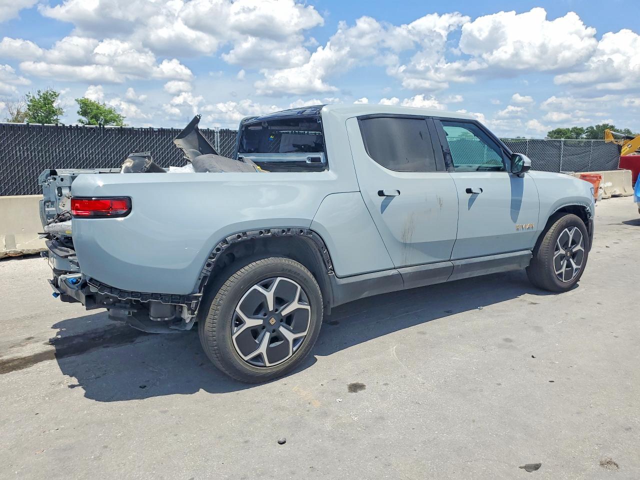 2022 RIVIAN R1T — VIN 7FCTGAAA4NN006751 — photo 3
