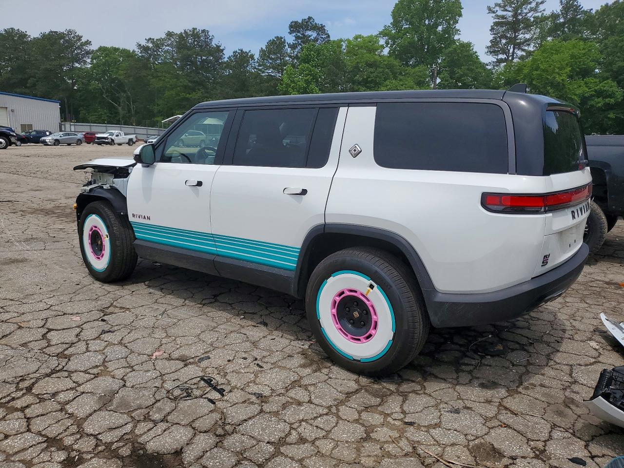 2026 RIVIAN R1S — VIN 7PDSGABP9TN085909 — photo 2