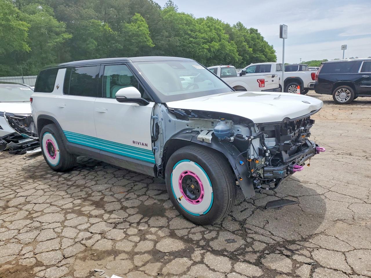 2026 RIVIAN R1S — VIN 7PDSGABP9TN085909 — photo 4