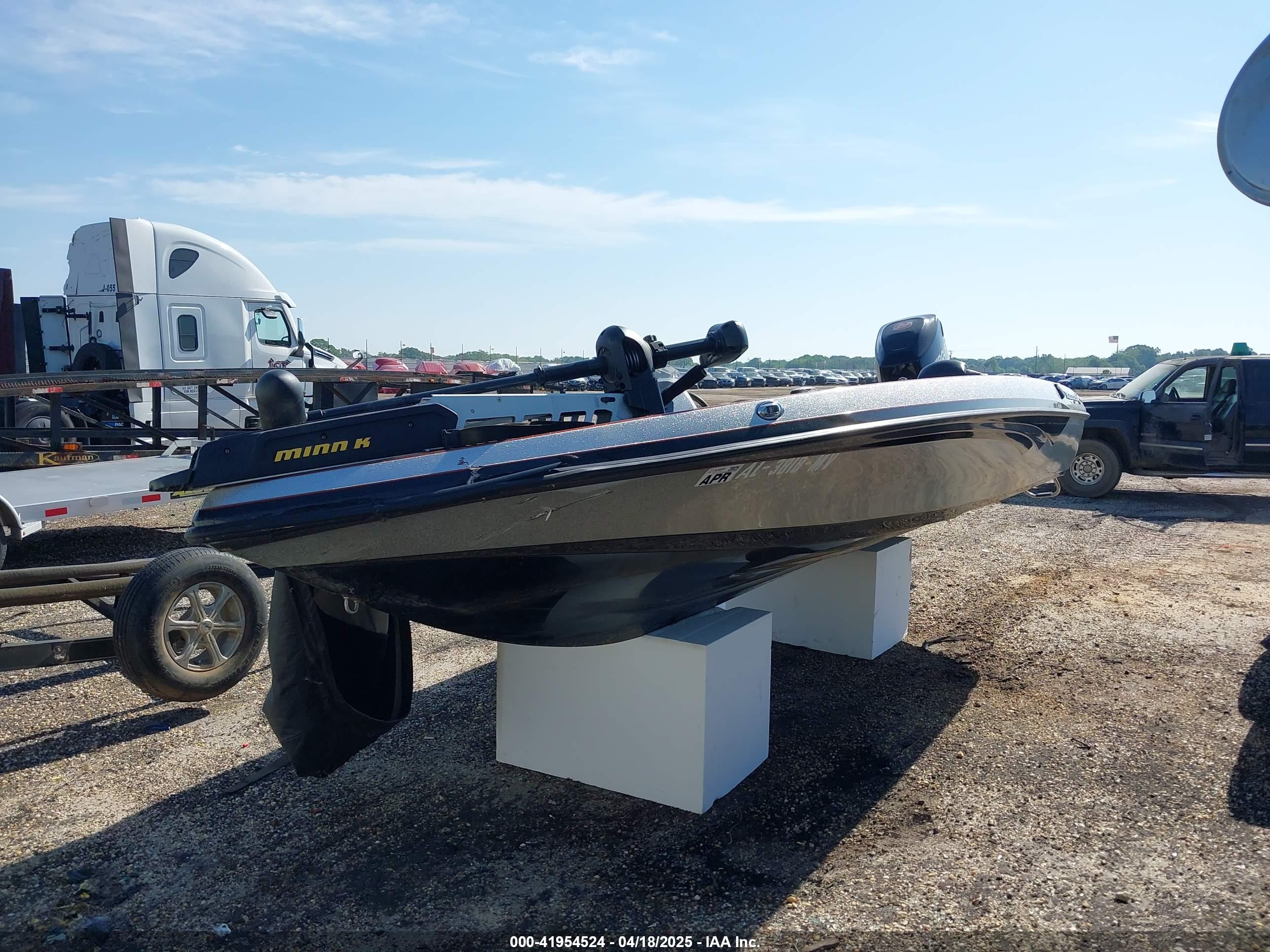 2015   — VIN RGR04091J415 — photo 2
