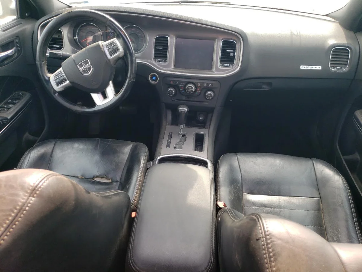 2C3CDXCT5CH106884 — photo 8
