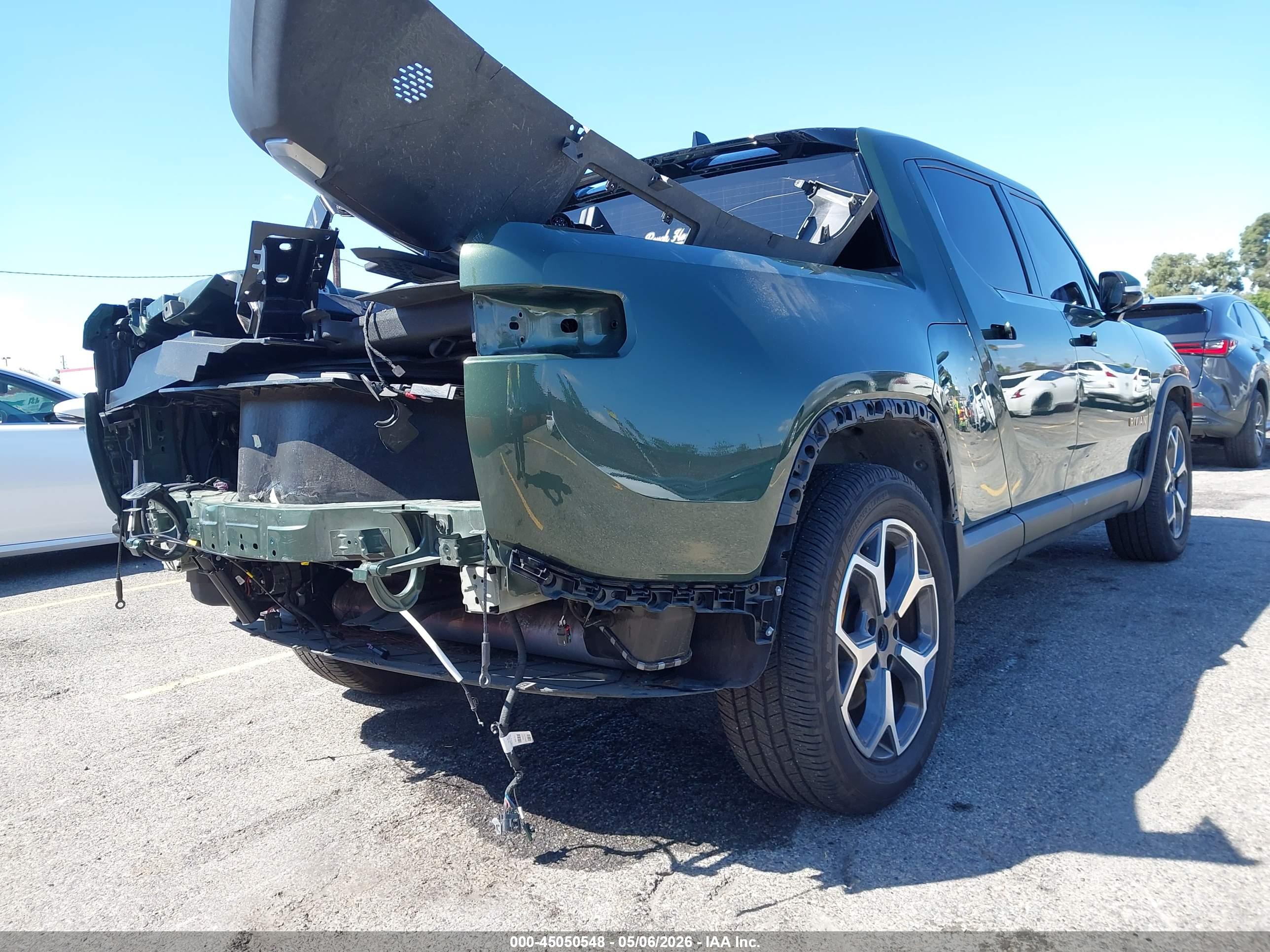 2023 RIVIAN R1T — VIN 7FCTGAAA2PN017976 — photo 4
