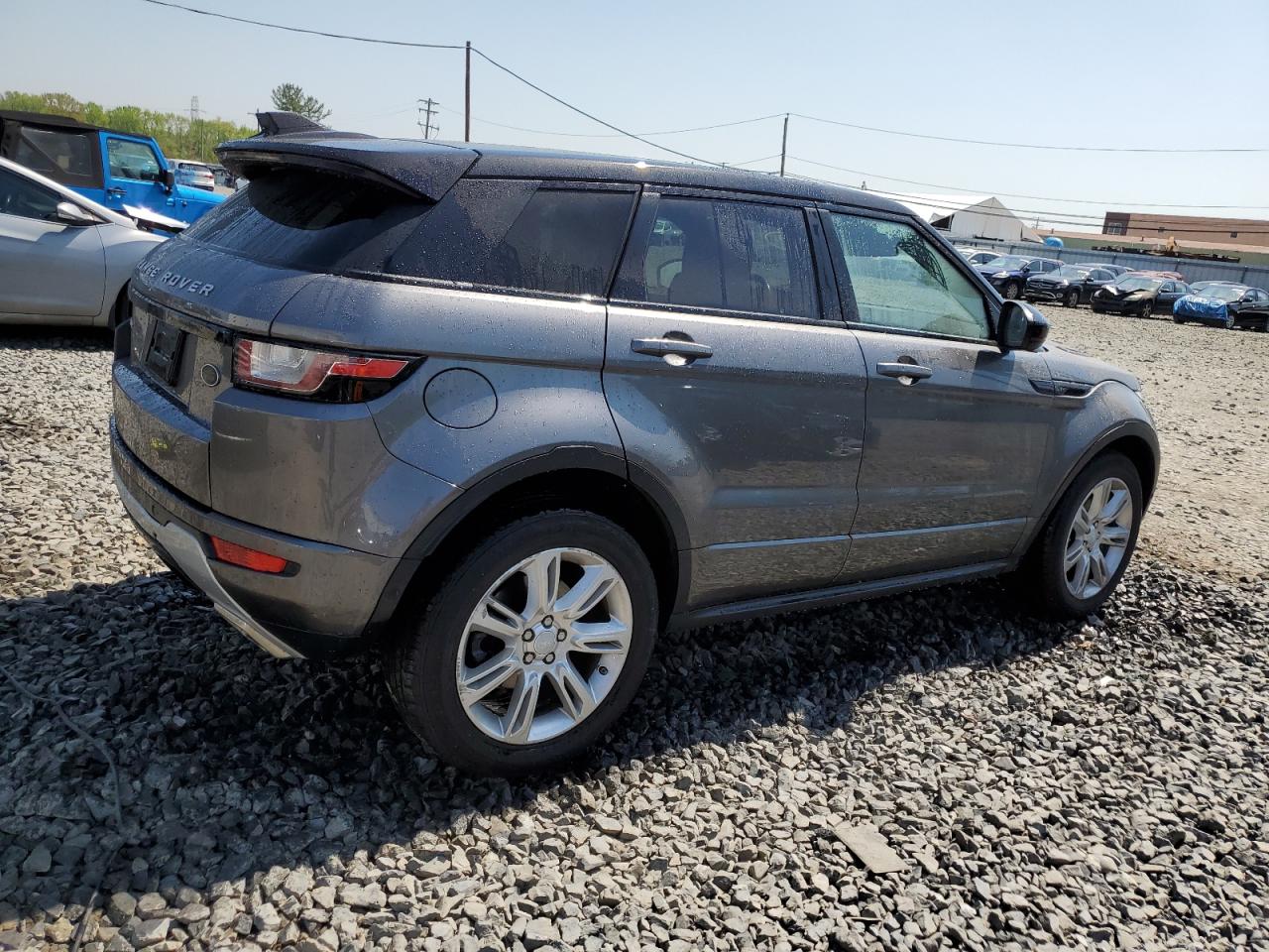 SALVD2BG7HH248686 — photo 3