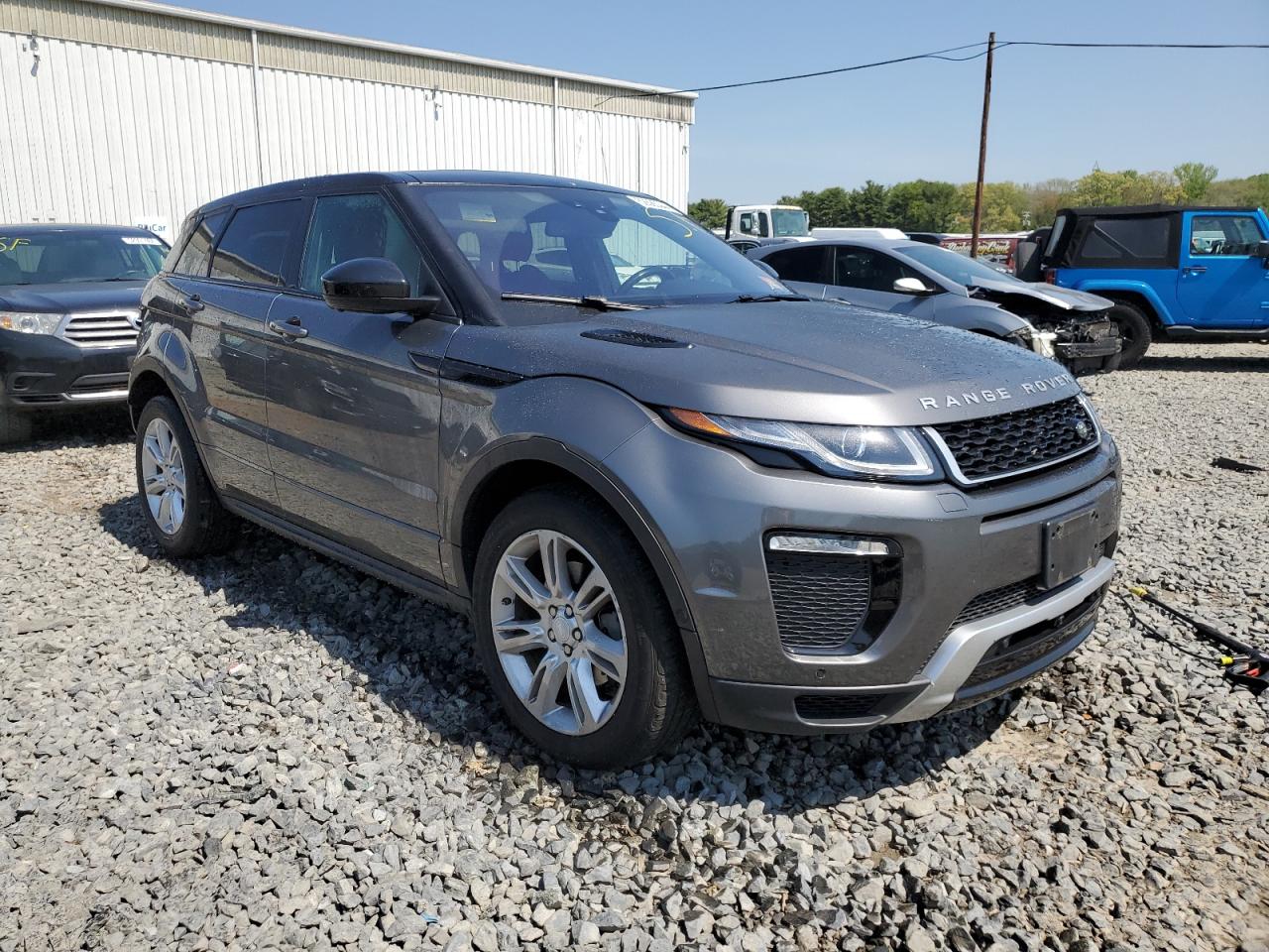 SALVD2BG7HH248686 — photo 4