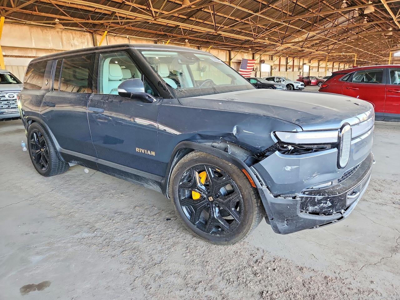 2024 RIVIAN R1S — VIN 7PDSGABA8RN038875 — photo 4