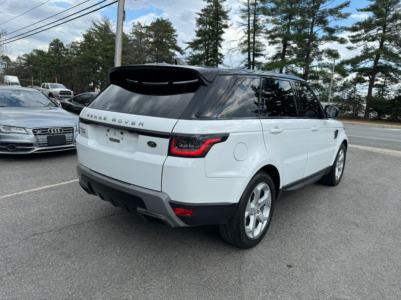 2018 LAND ROVER RANGE ROVE — VIN SALWG2RV6JA405848 — photo 3