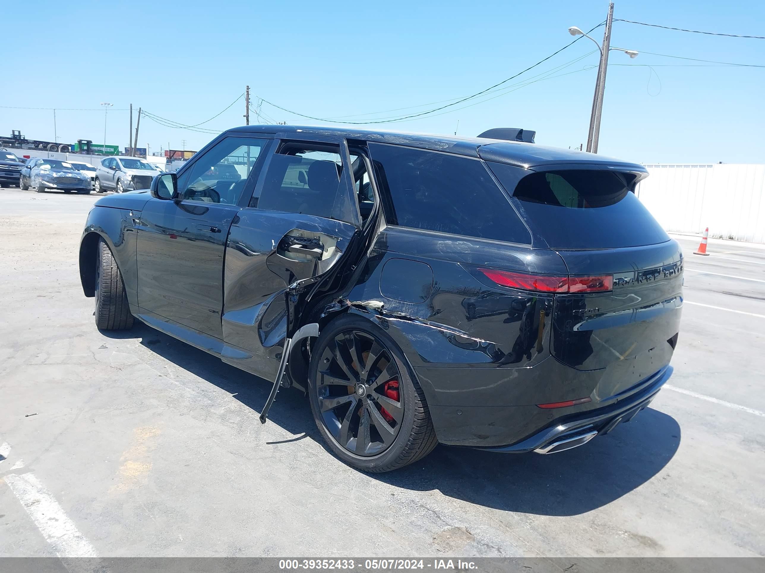 2023 LAND ROVER RANGE ROVER SPORT — VIN SAL119E43PA149159 — photo 3