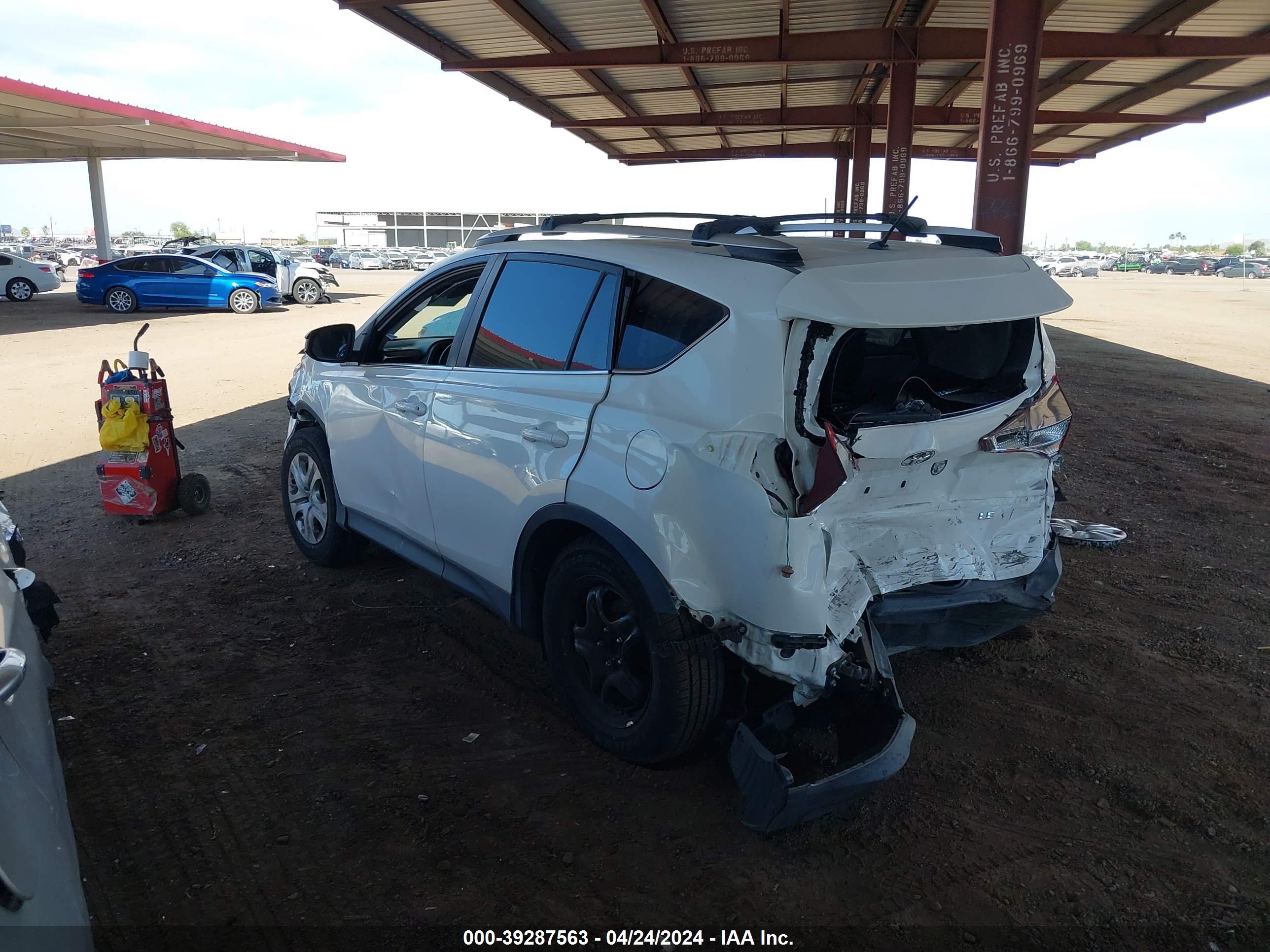 2015 TOYOTA RAV4 — VIN JTMZFREVXFD076213 — photo 3