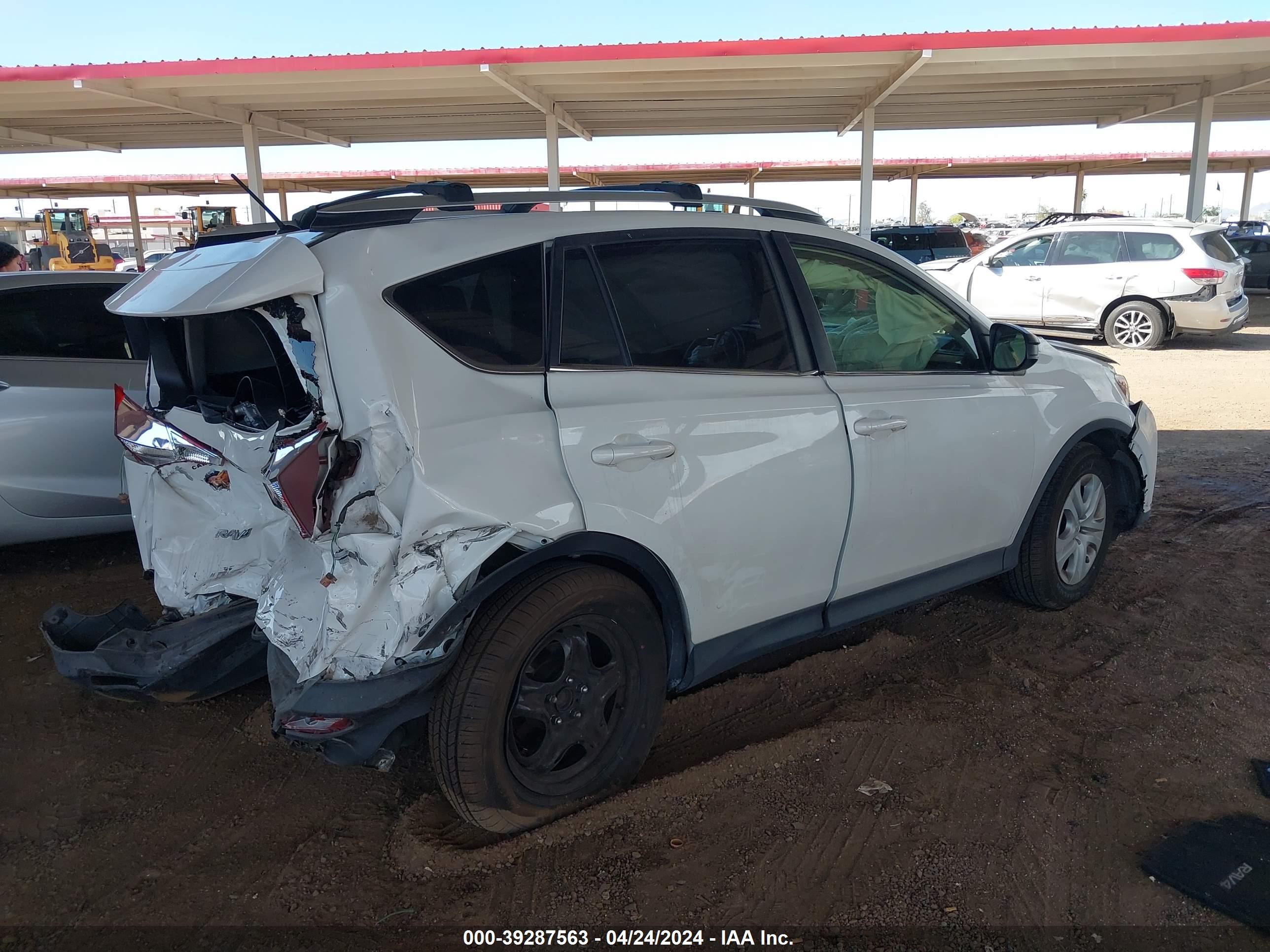 2015 TOYOTA RAV4 — VIN JTMZFREVXFD076213 — photo 4