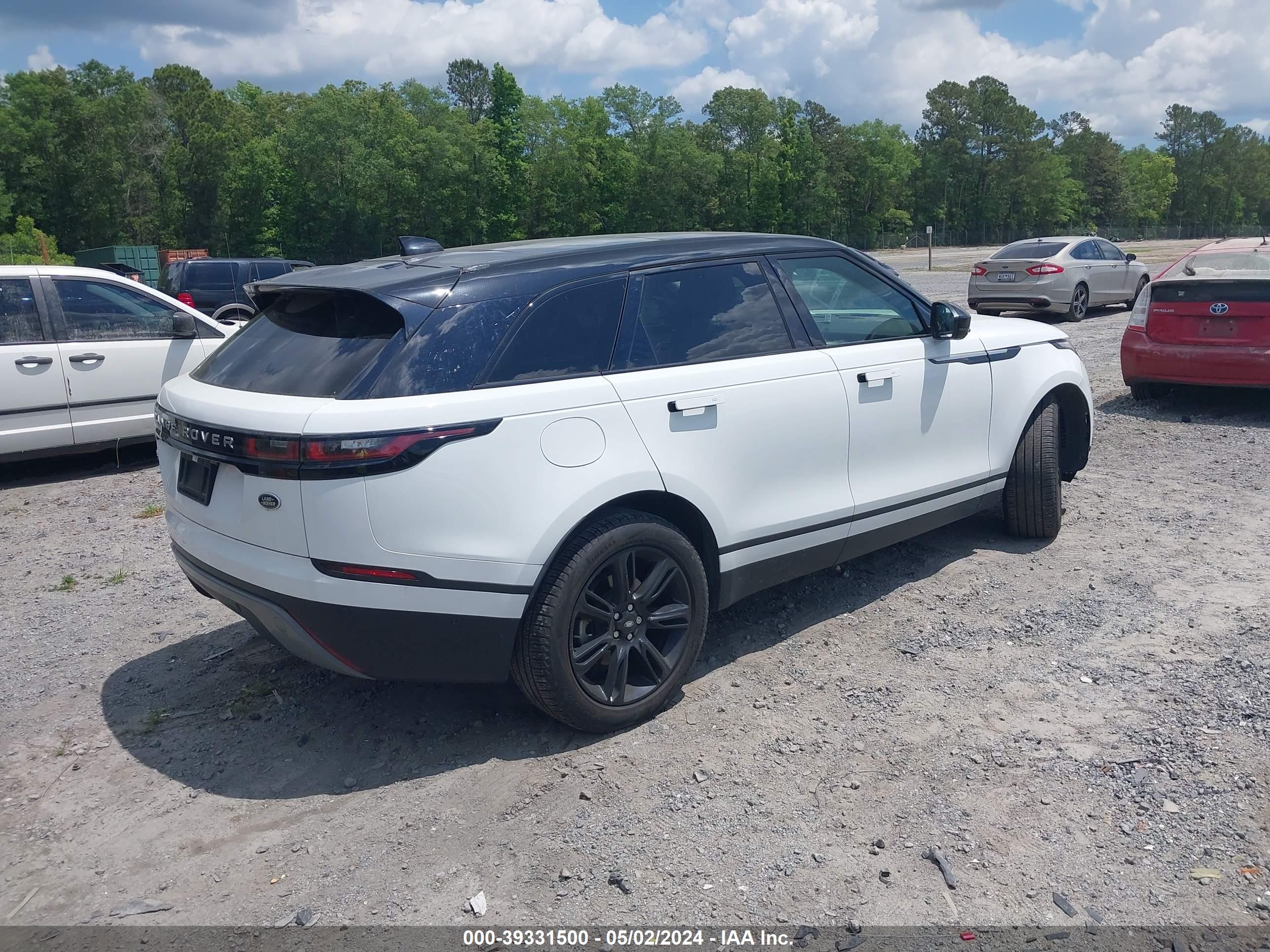 2021 LAND ROVER RANGE ROVER VELAR — VIN SALYJ2EX2MA315912 — photo 4