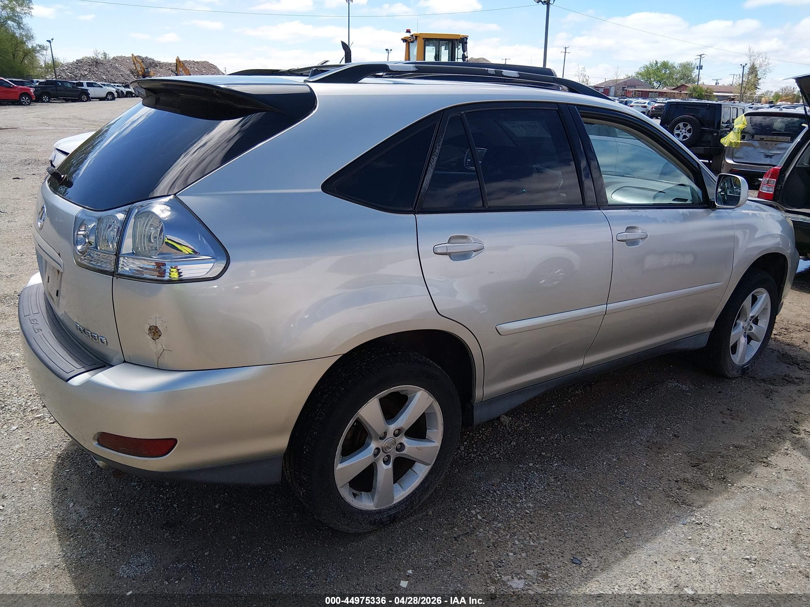 2004 LEXUS RX — VIN 2T2HA31U44C011156 — photo 4