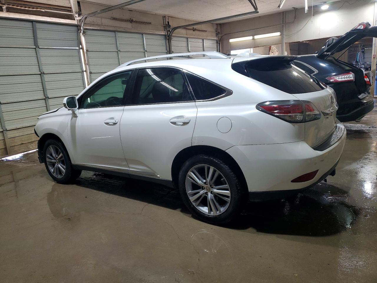 2015 LEXUS RX — VIN 2T2BK1BA1FC328665 — photo 2