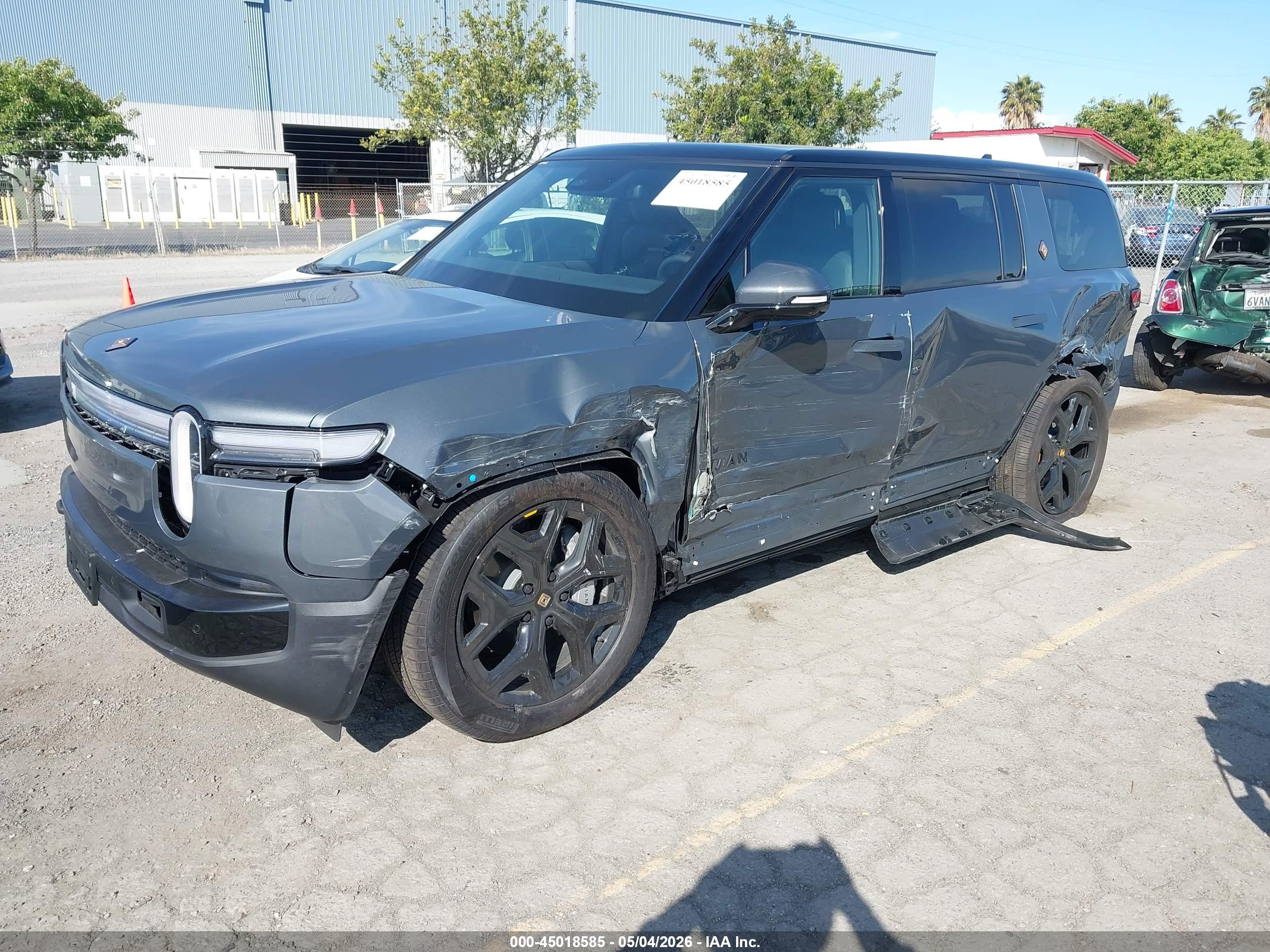 2026 RIVIAN R1S — VIN 7PDSGCBA3TN089073 — photo 2