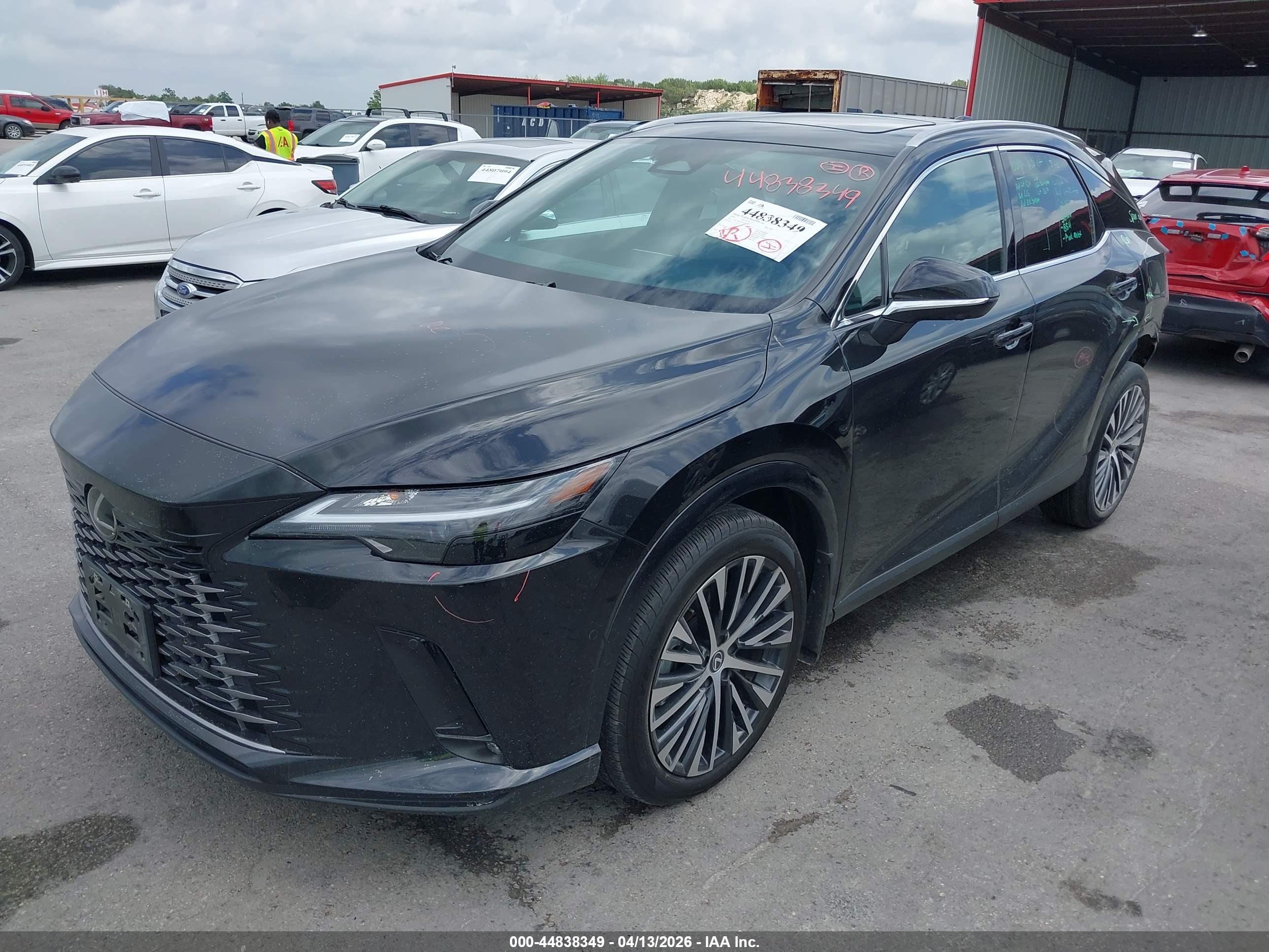 2024 LEXUS RX — VIN 2T2BAMBA3RC046567 — photo 2