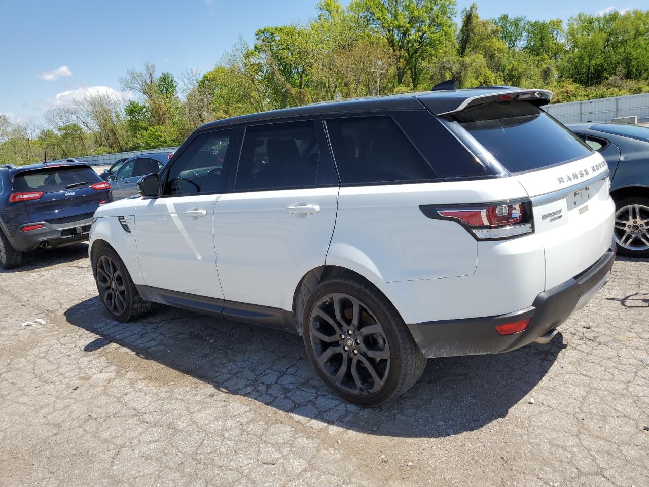2017 LAND ROVER RANGE ROVE — VIN SALWR2FV2HA143674 — photo 2