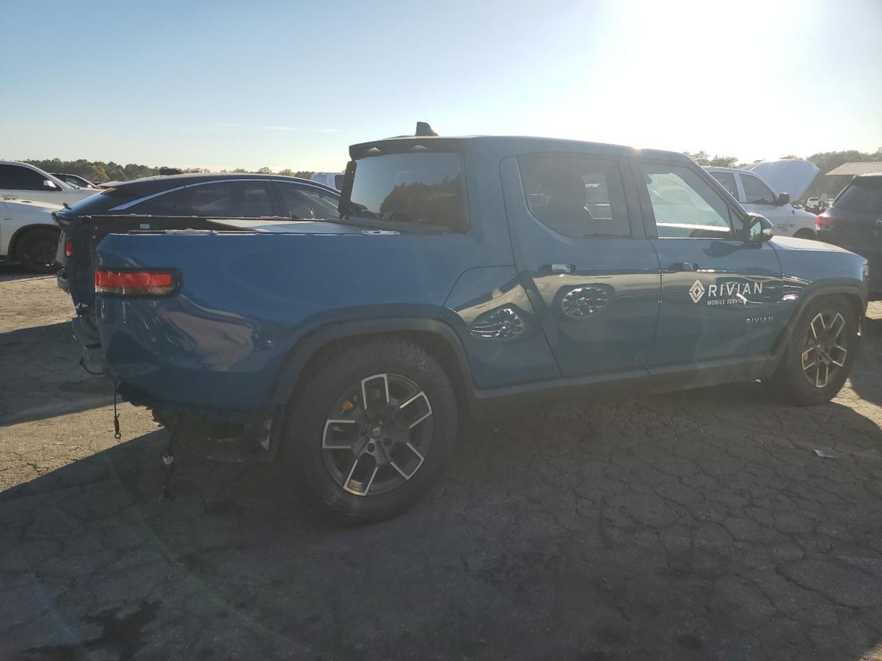 2022 RIVIAN R1T — VIN 7FCTGAAL4NN000238 — photo 3