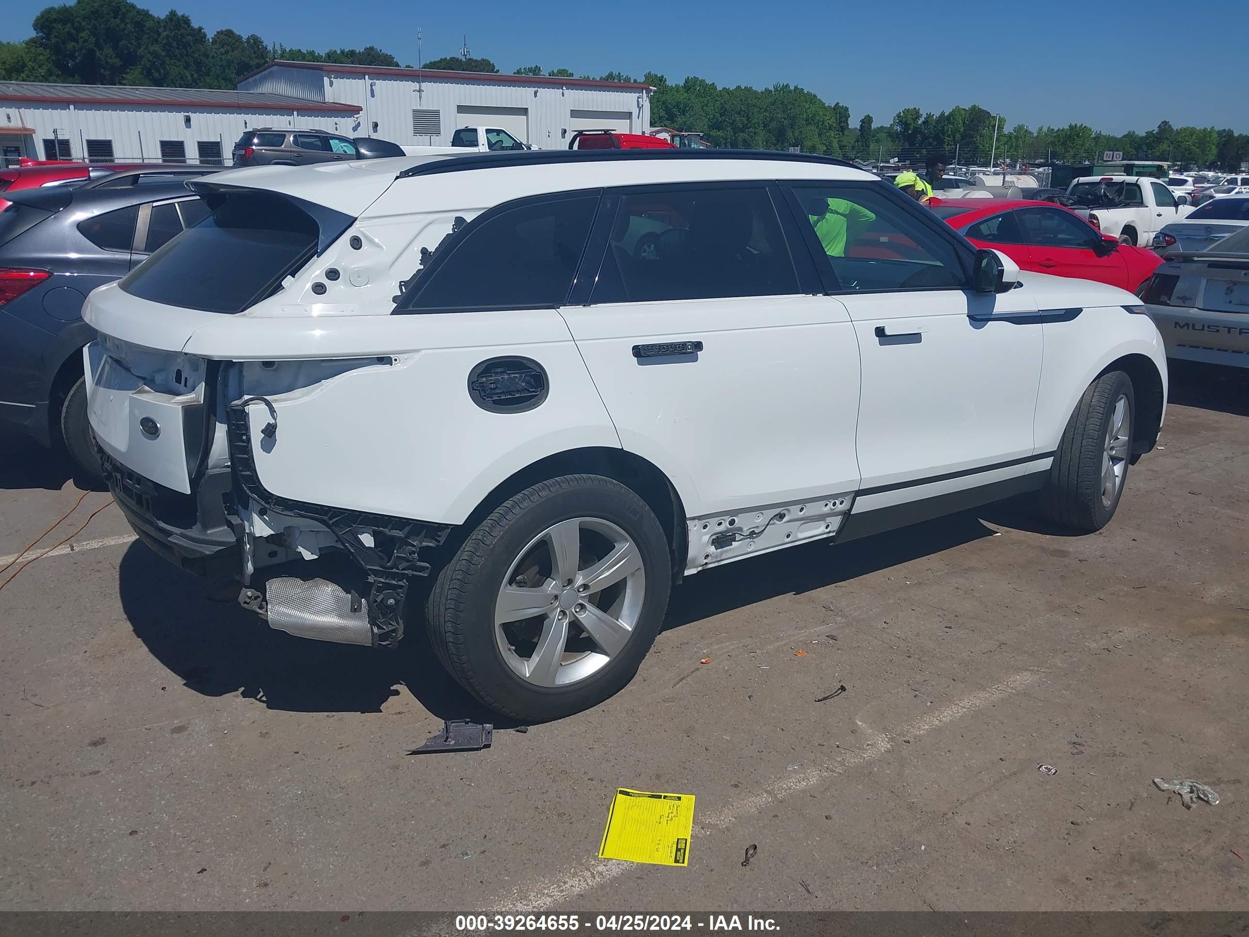 2019 LAND ROVER RANGE ROVER VELAR — VIN SALYB2EX0KA209338 — photo 4