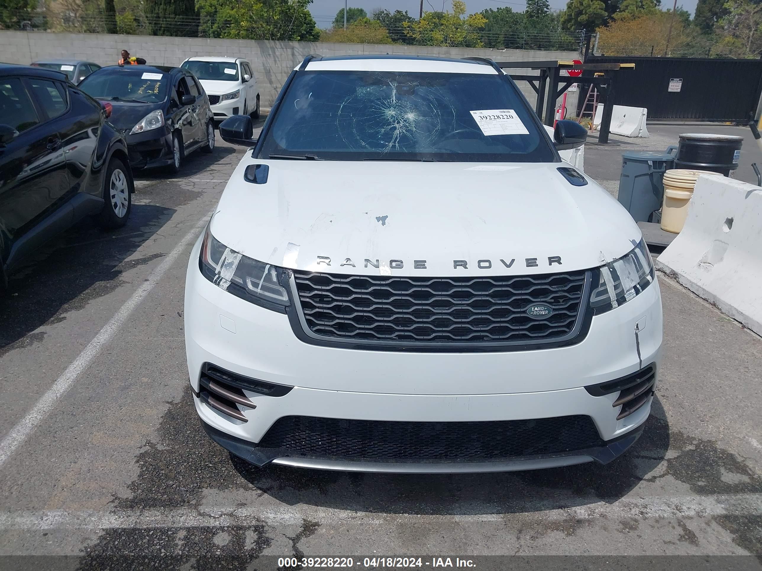 SALYL2RV6JA762435 — photo 12