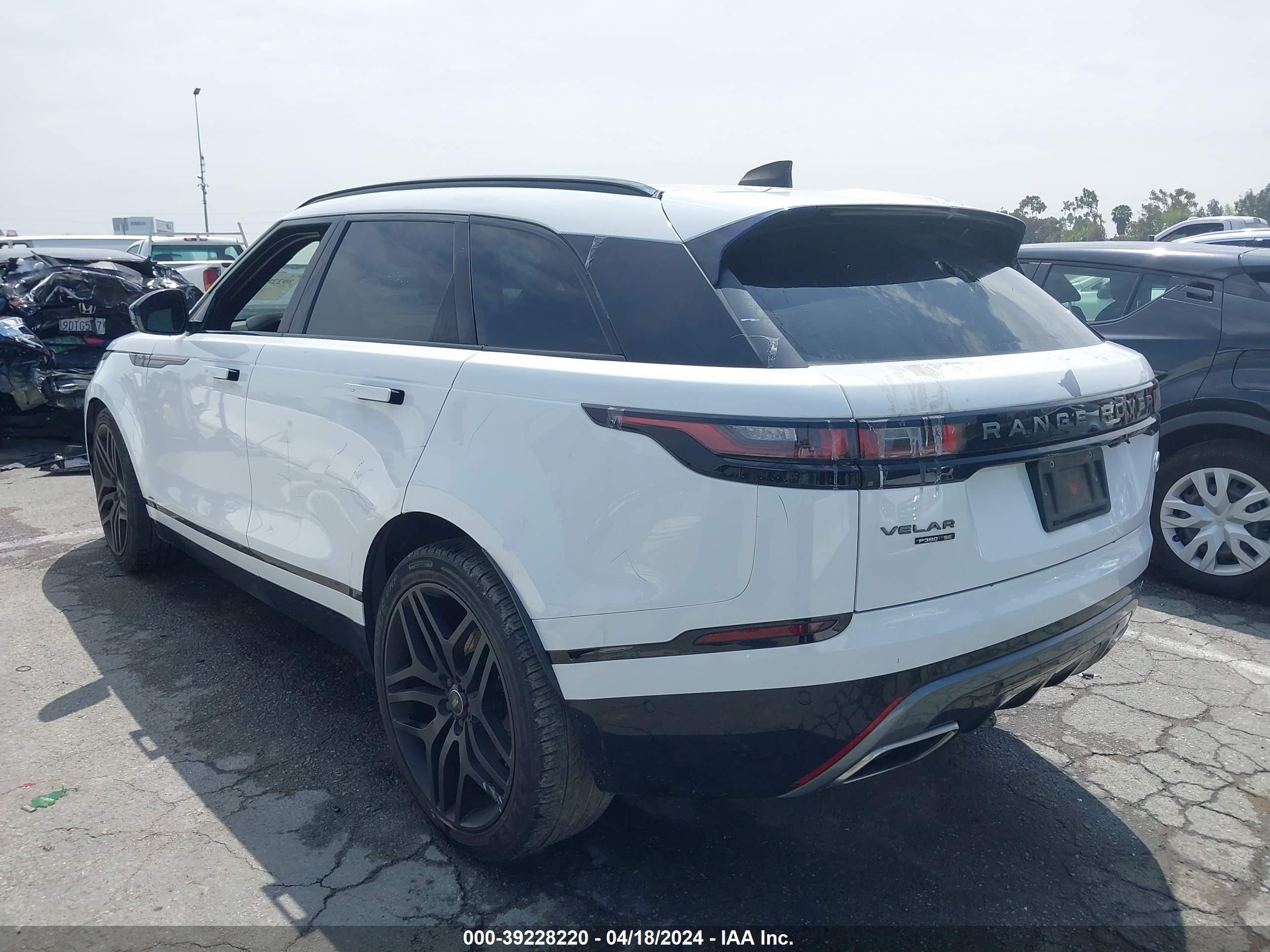 SALYL2RV6JA762435 — photo 3
