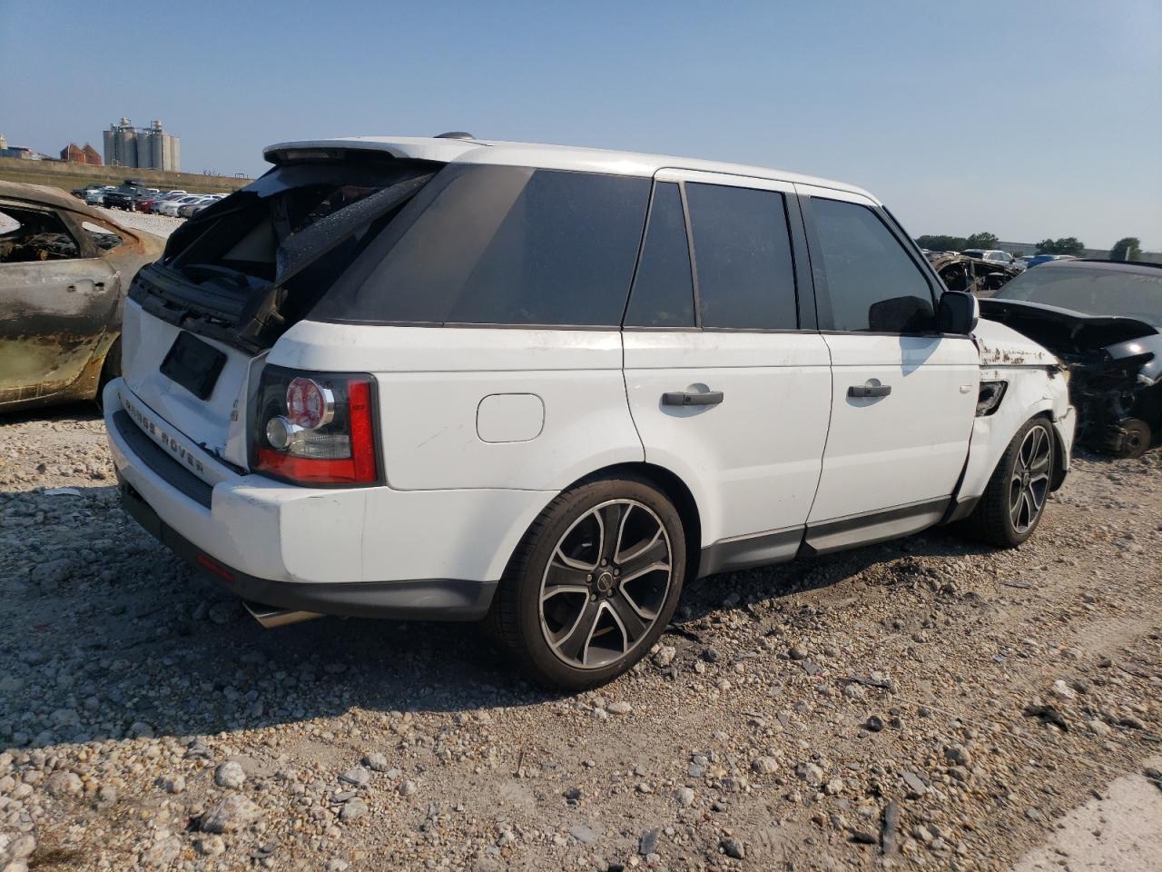 2011 LAND ROVER RANGE ROVE — VIN SALSH2E41BA283720 — photo 3