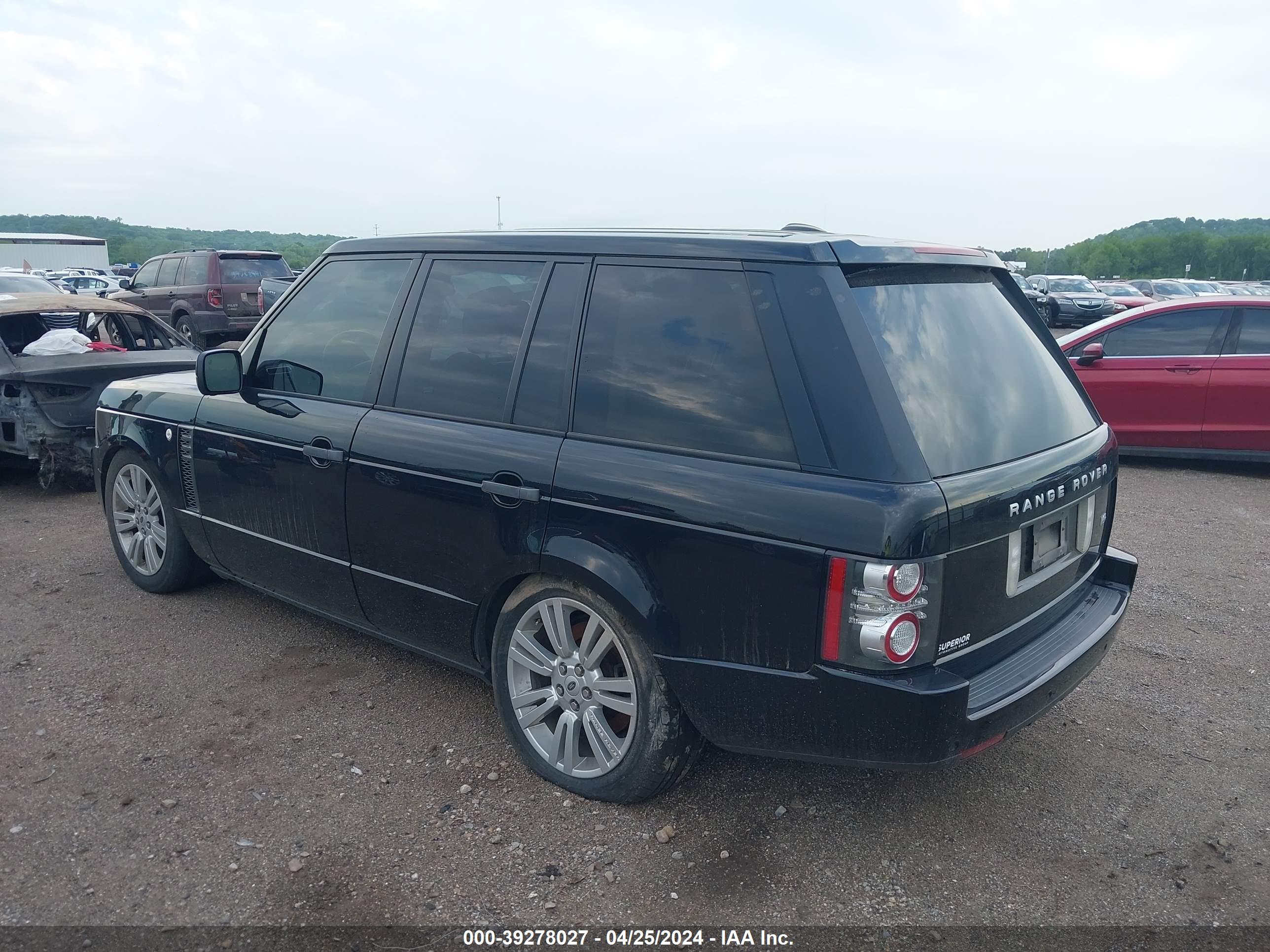 2011 LAND ROVER RANGE ROVER — VIN SALMF1D46BA349141 — photo 3